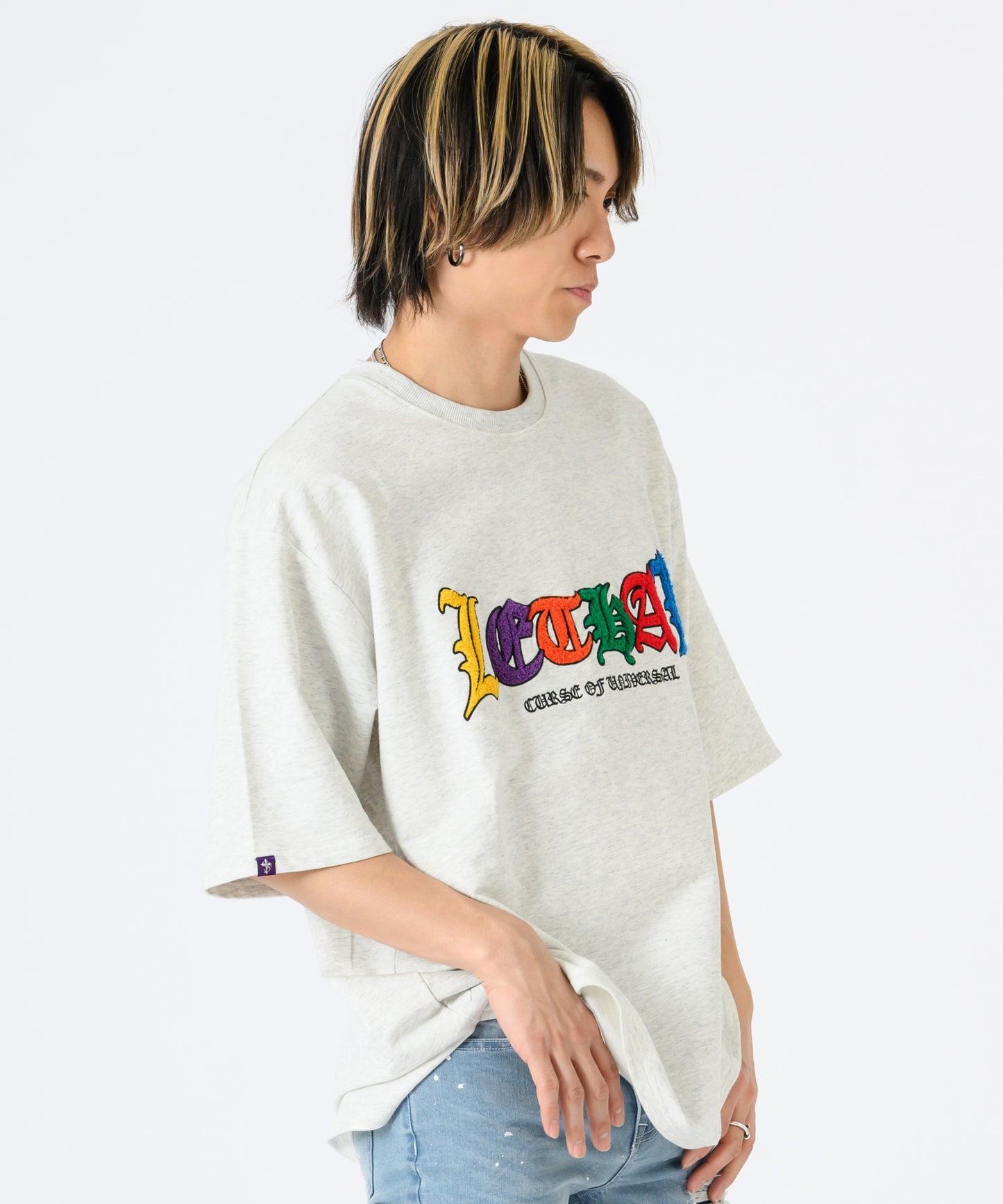 サガラ刺繍マルチカラーロゴTシャツ