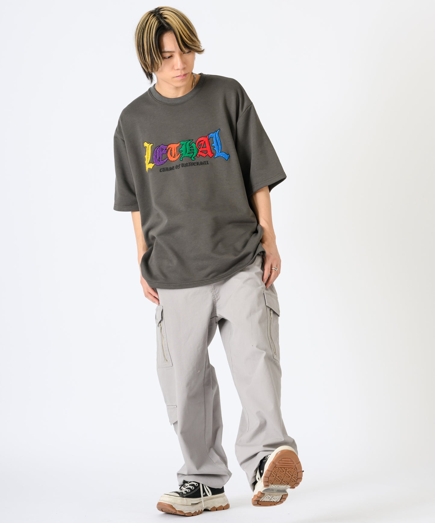 サガラ刺繍マルチカラーロゴTシャツ