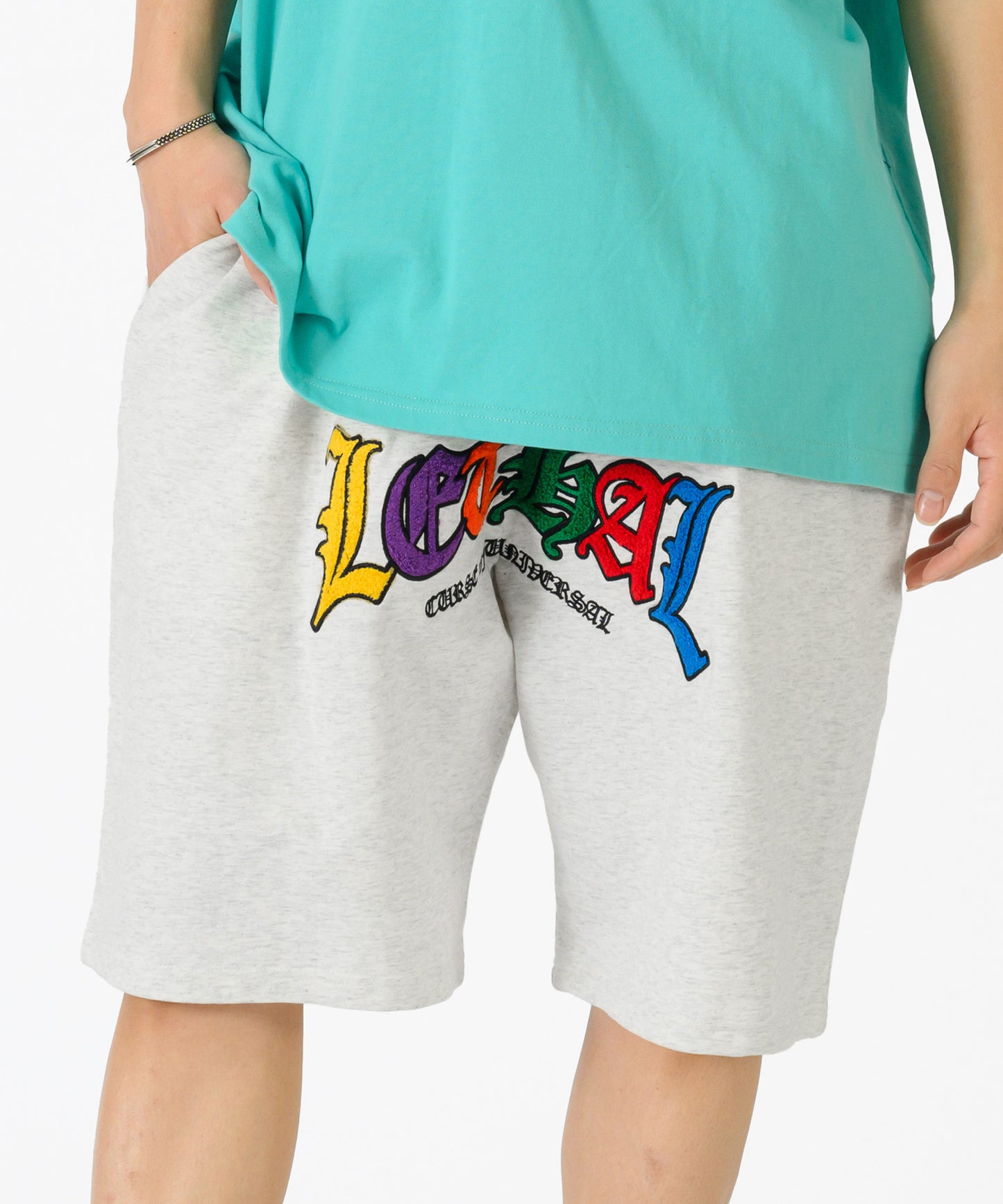 サガラ刺繍マルチカラーショートパンツ