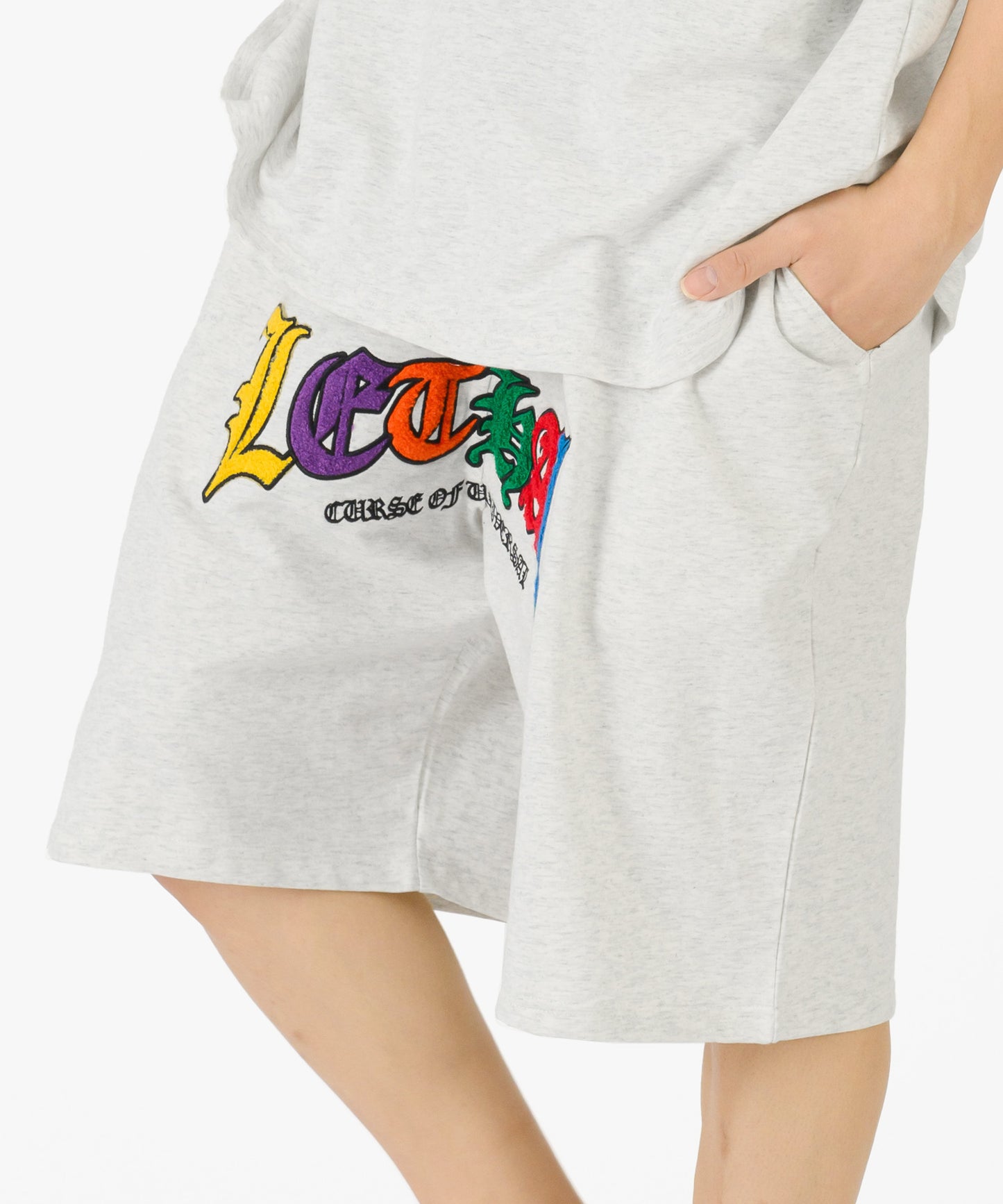 サガラ刺繍マルチカラーショートパンツ