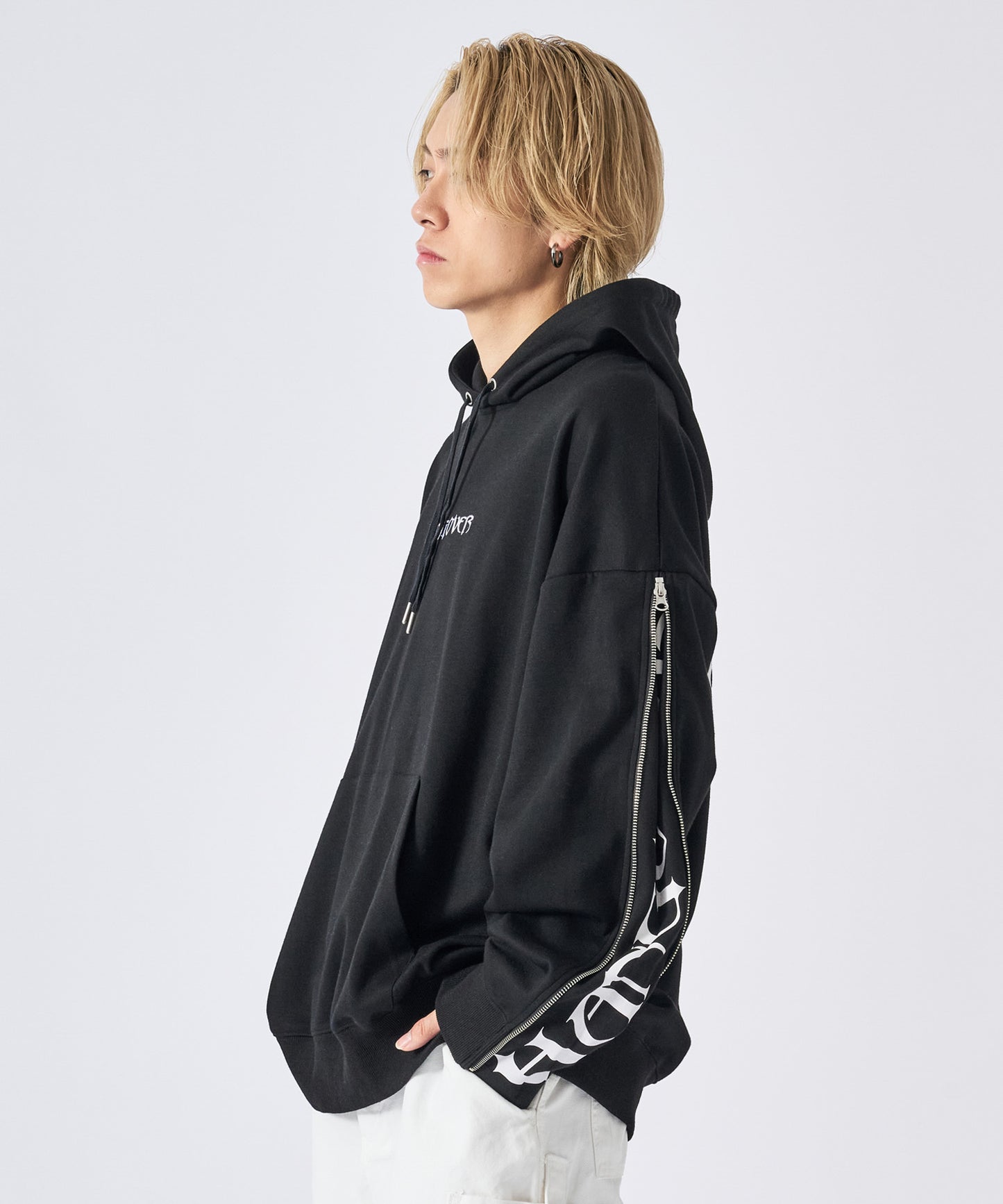 袖ジッププルパーカー