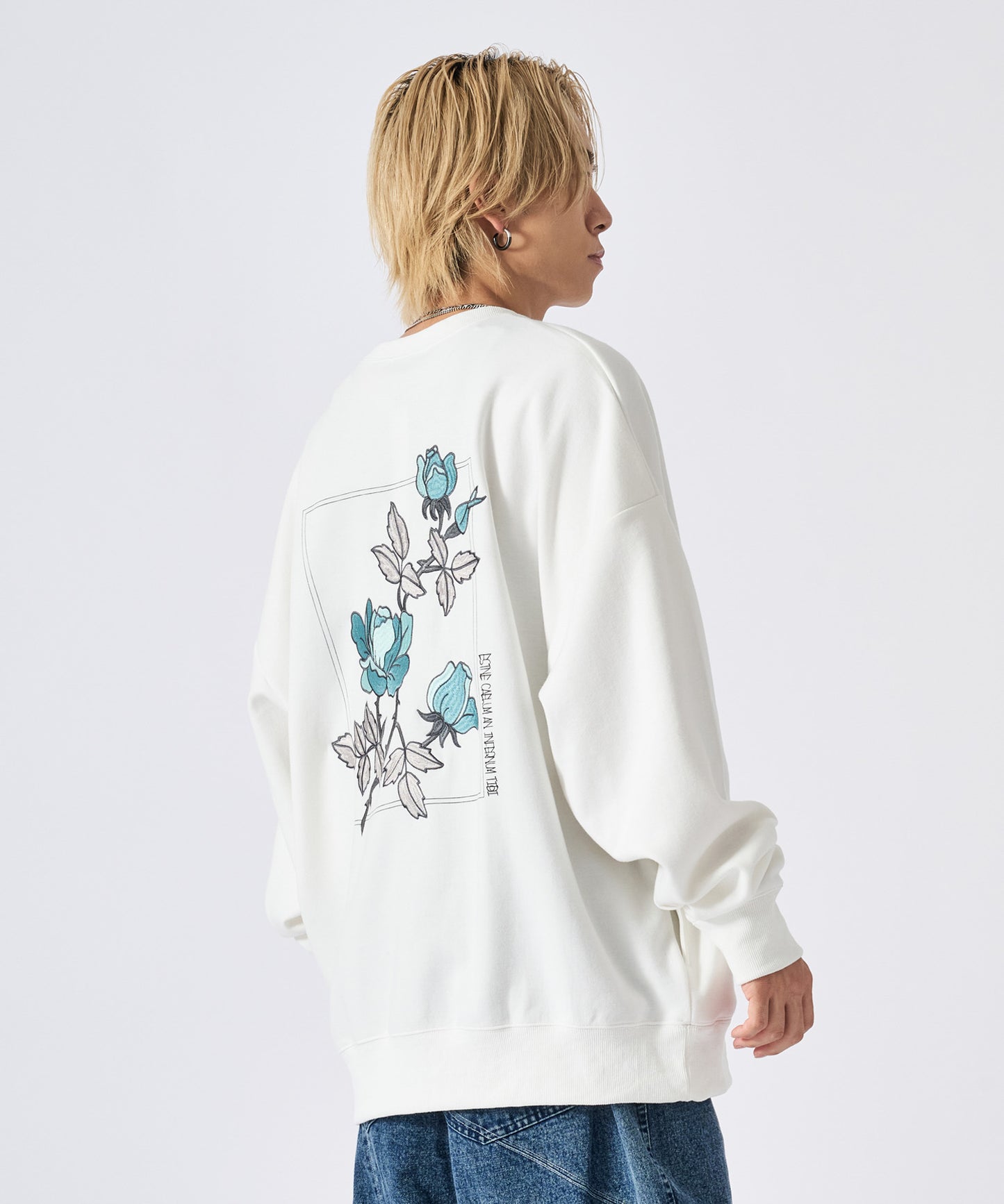 花柄刺繍ワイドトレーナー