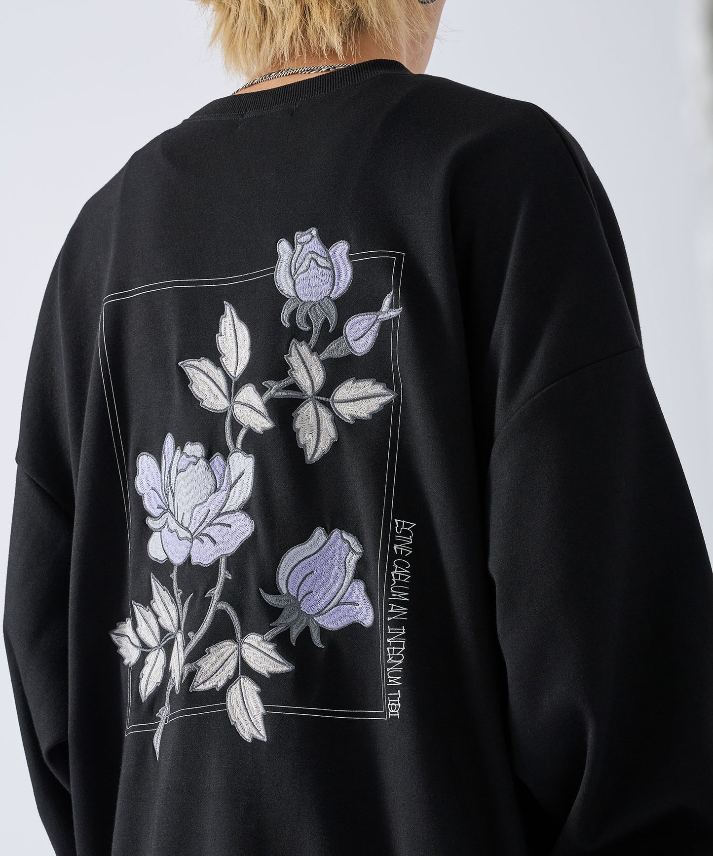 花柄刺繍ワイドトレーナー