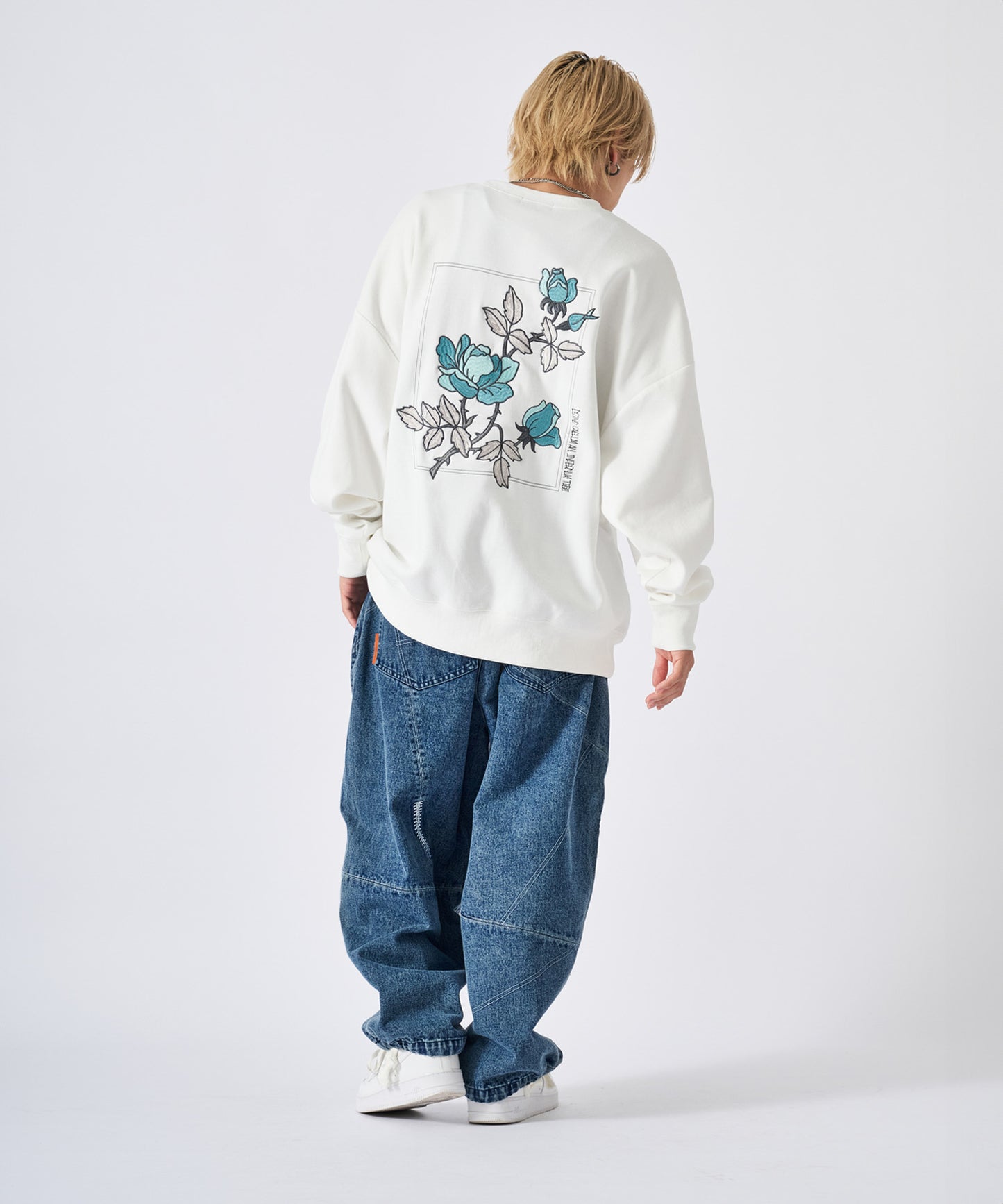 花柄刺繍ワイドトレーナー