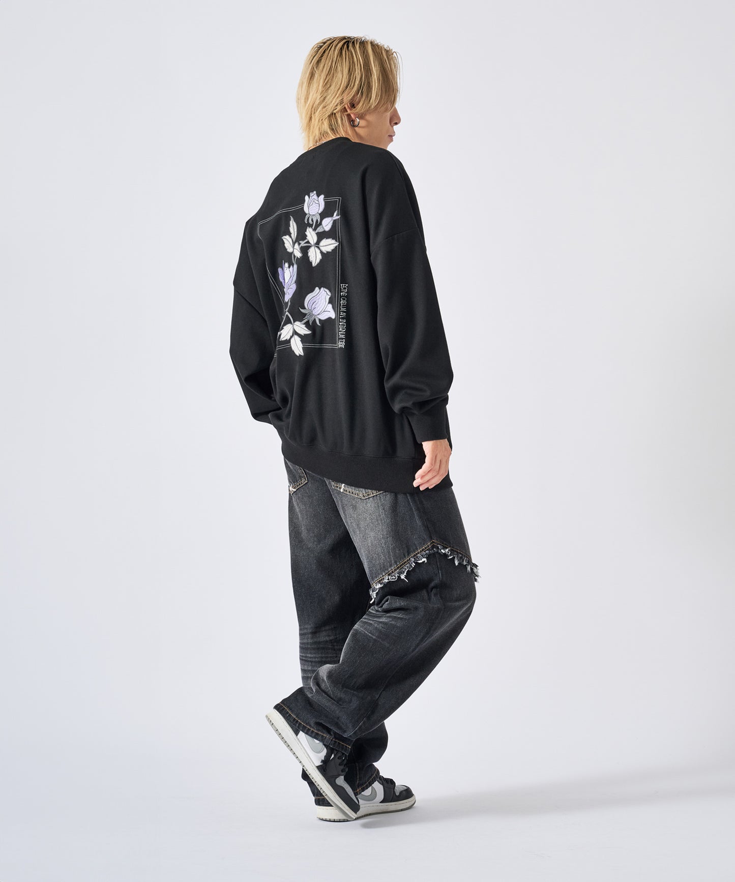花柄刺繍ワイドトレーナー