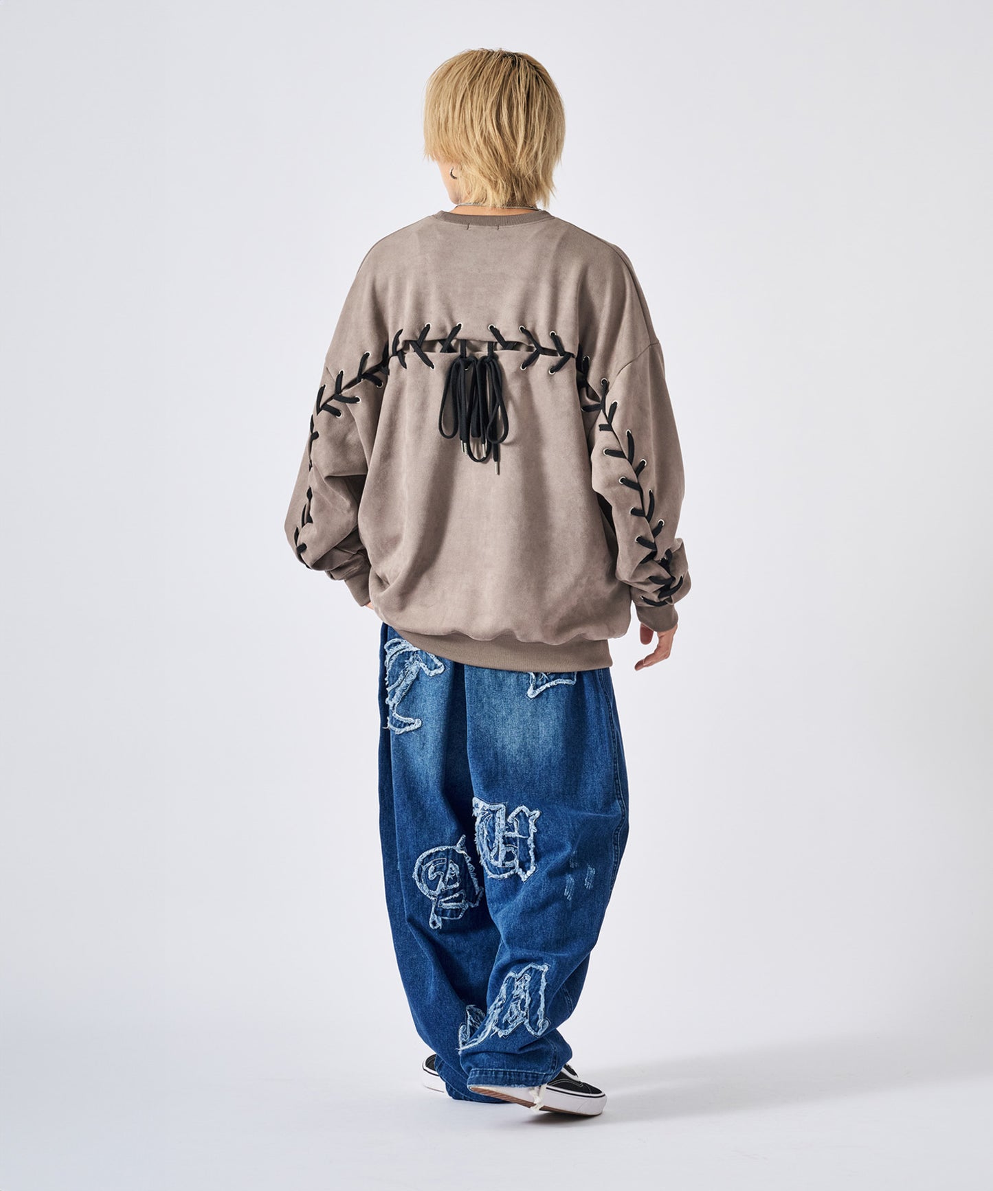 スエードレースアップトレーナー