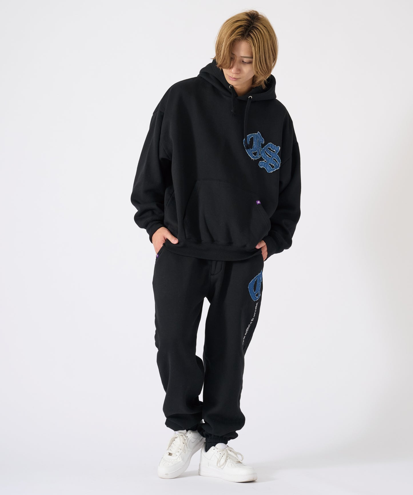 デニムアップリケ刺繍セットアップ