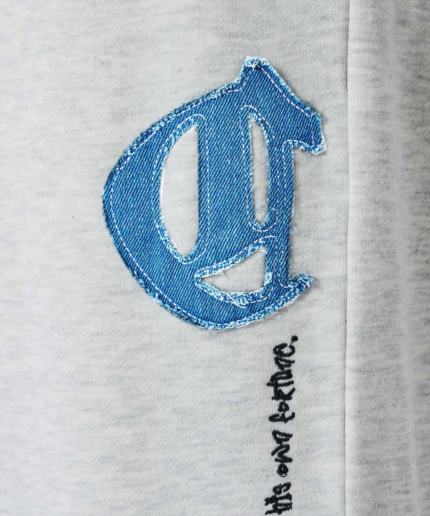 デニムアップリケ刺繍セットアップ