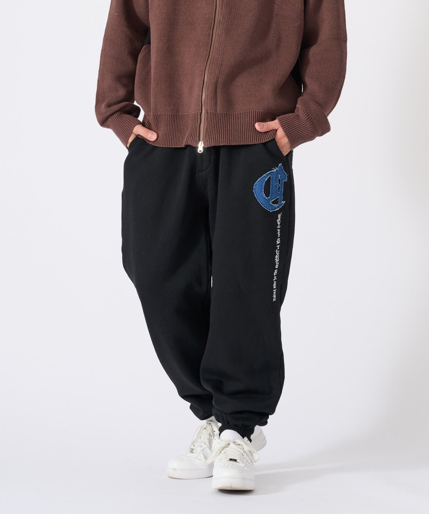 デニムアップリケ刺繍パンツ