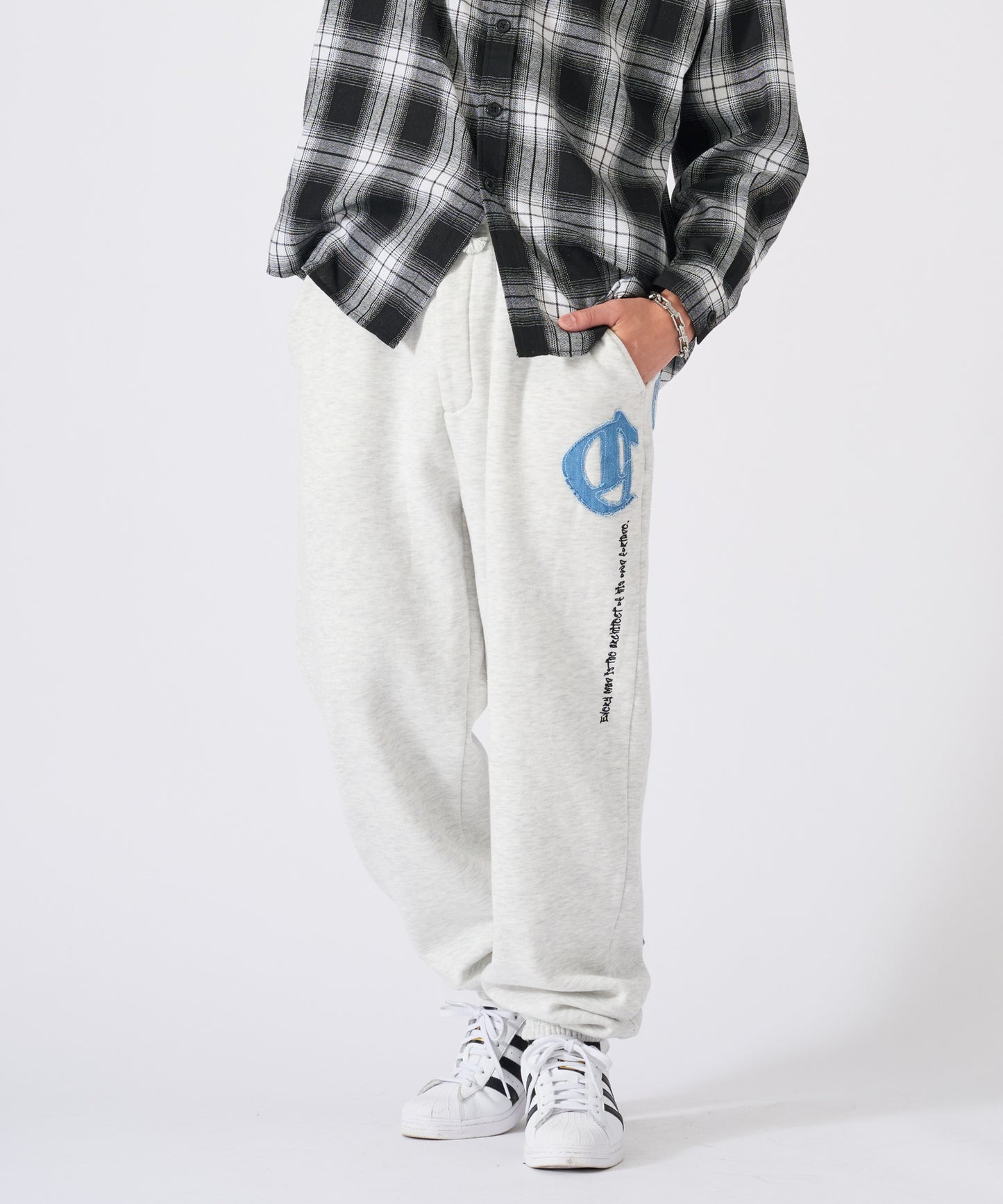 デニムアップリケ刺繍パンツ