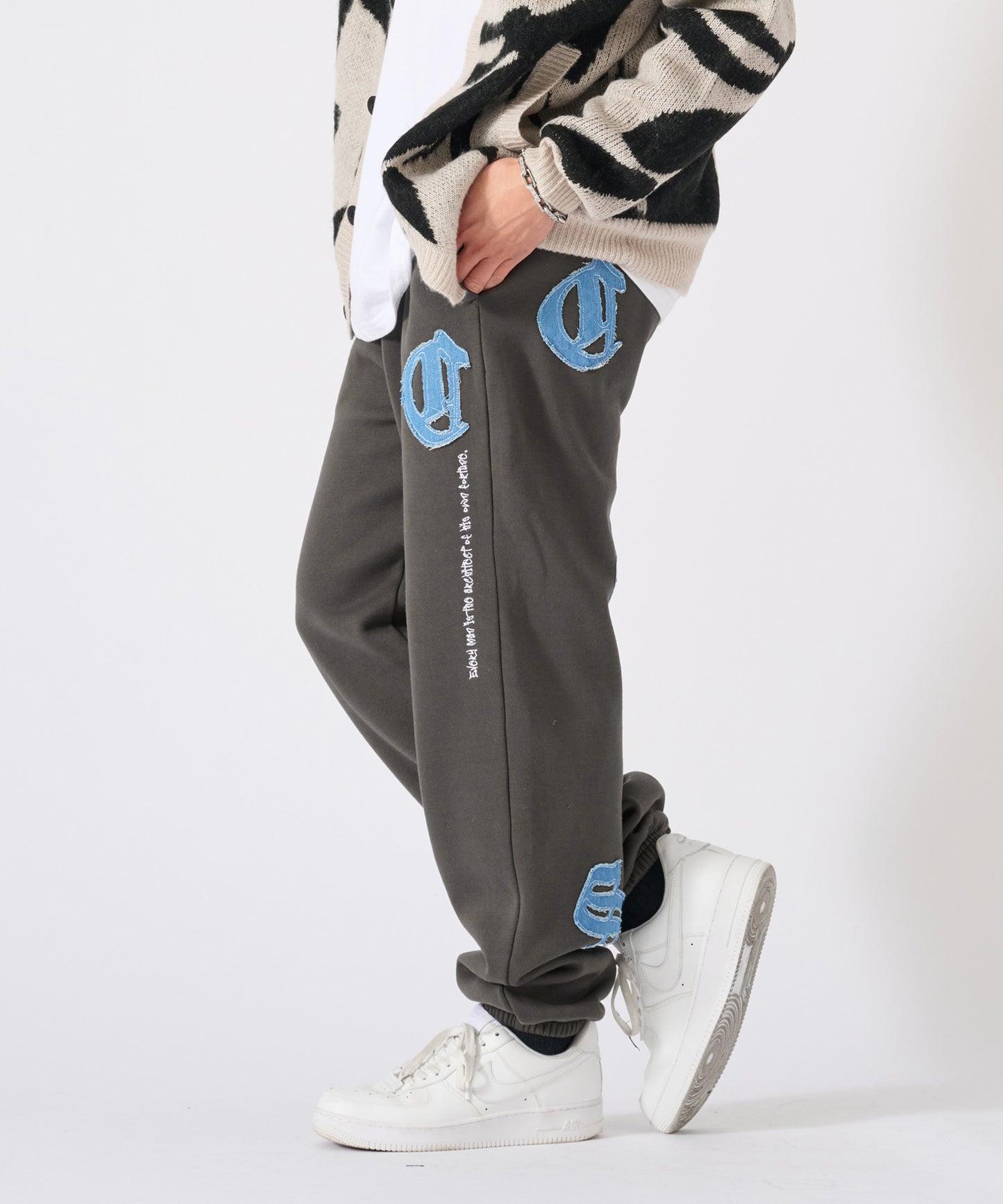 デニムアップリケ刺繍パンツ