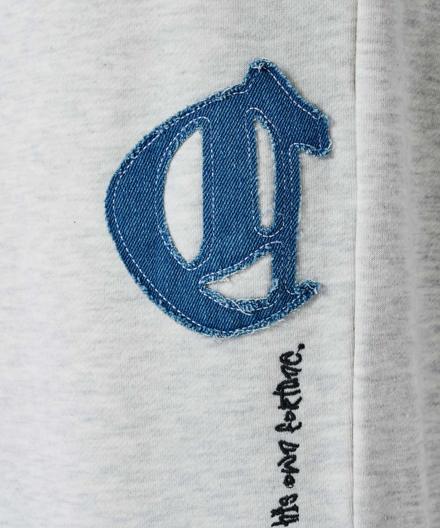 デニムアップリケ刺繍パンツ