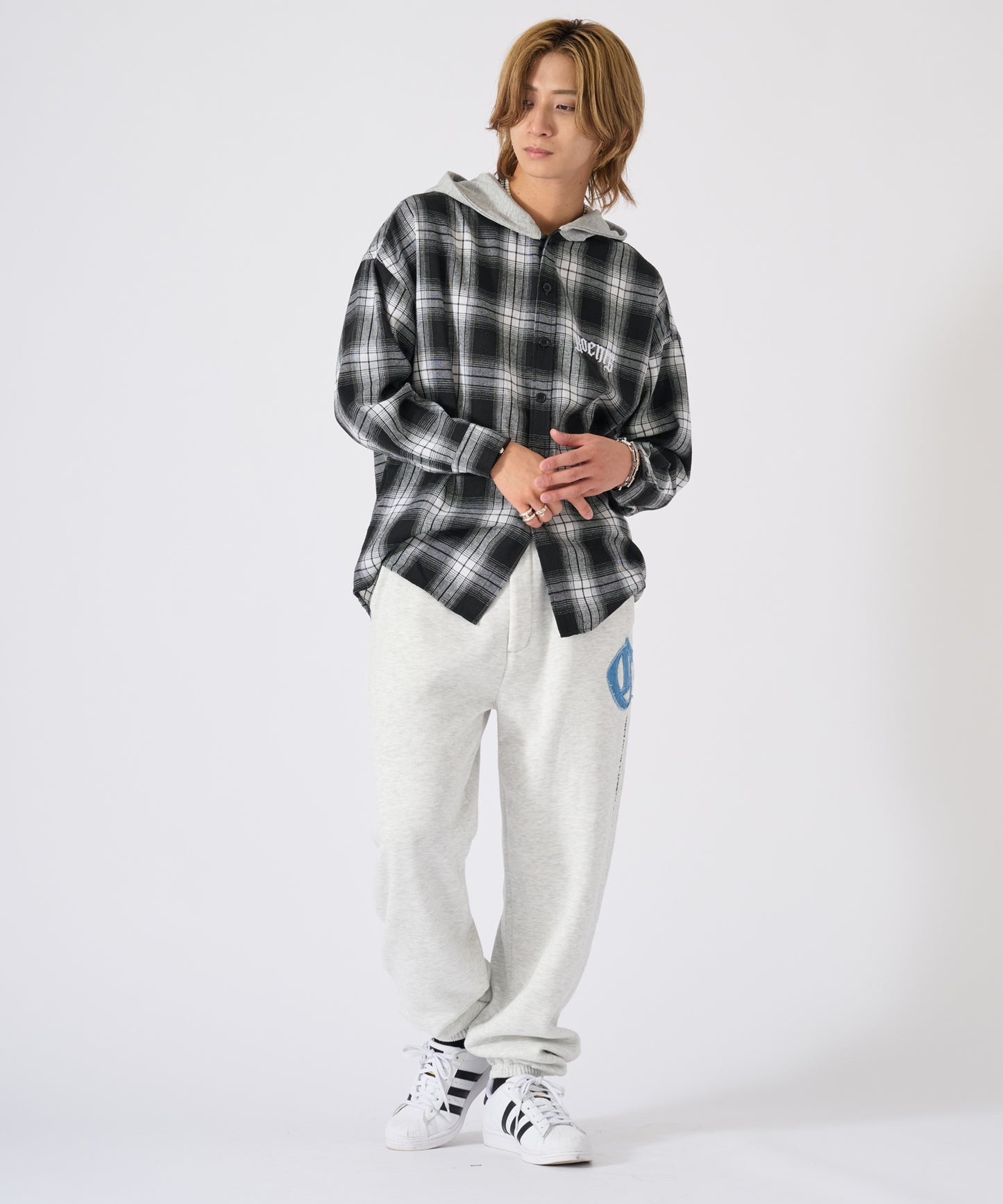 デニムアップリケ刺繍パンツ