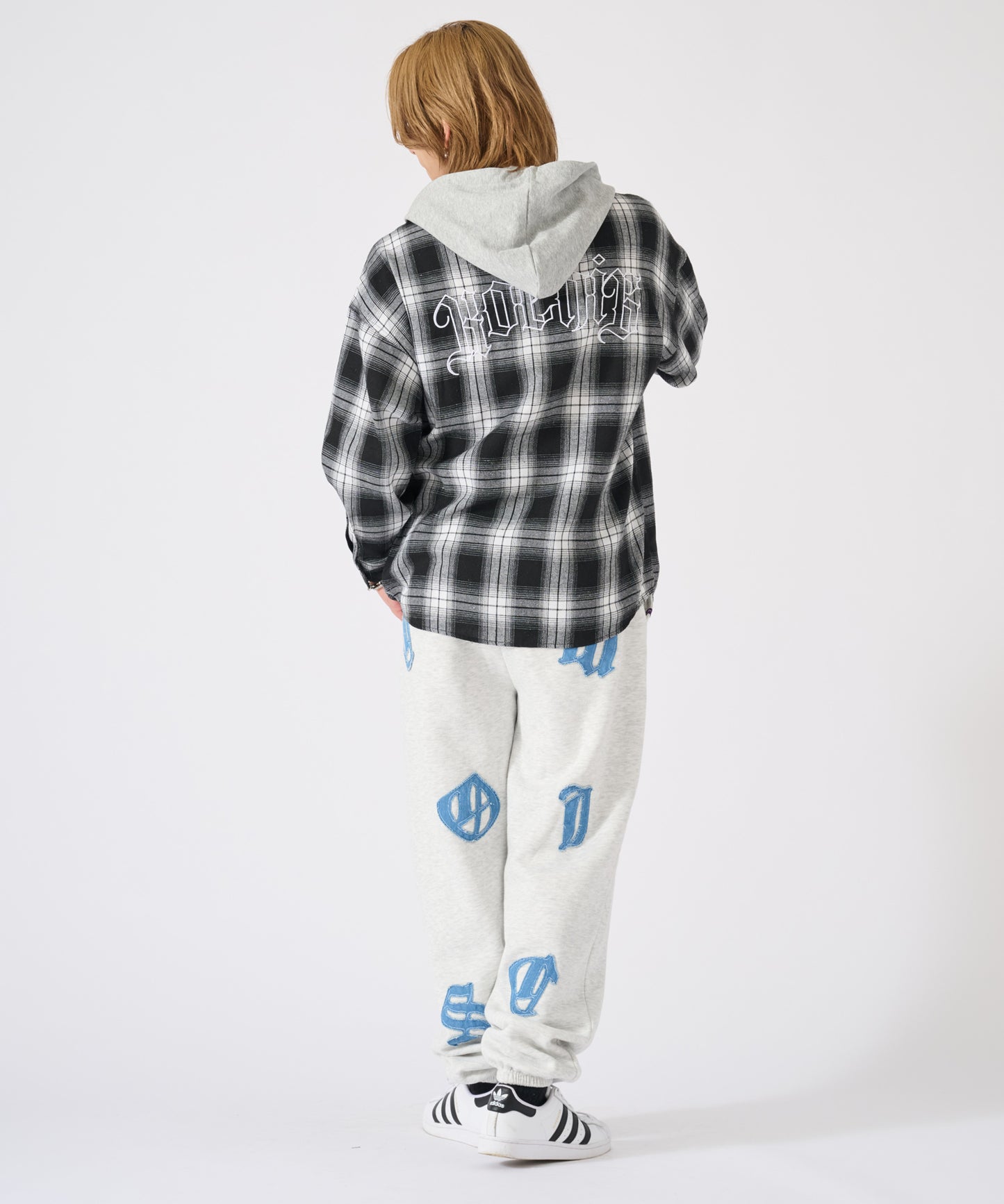 デニムアップリケ刺繍パンツ