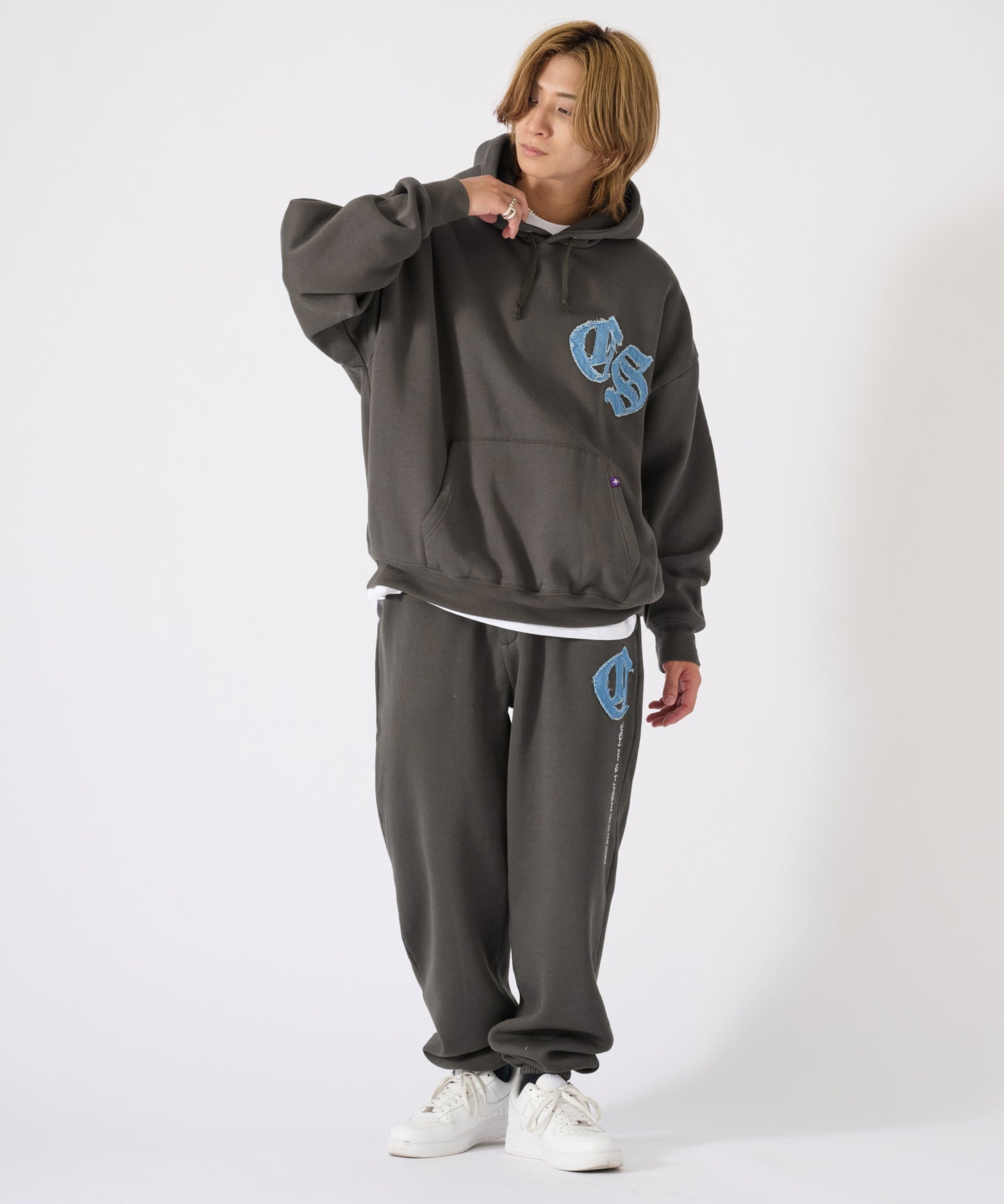 デニムアップリケ刺繍パンツ