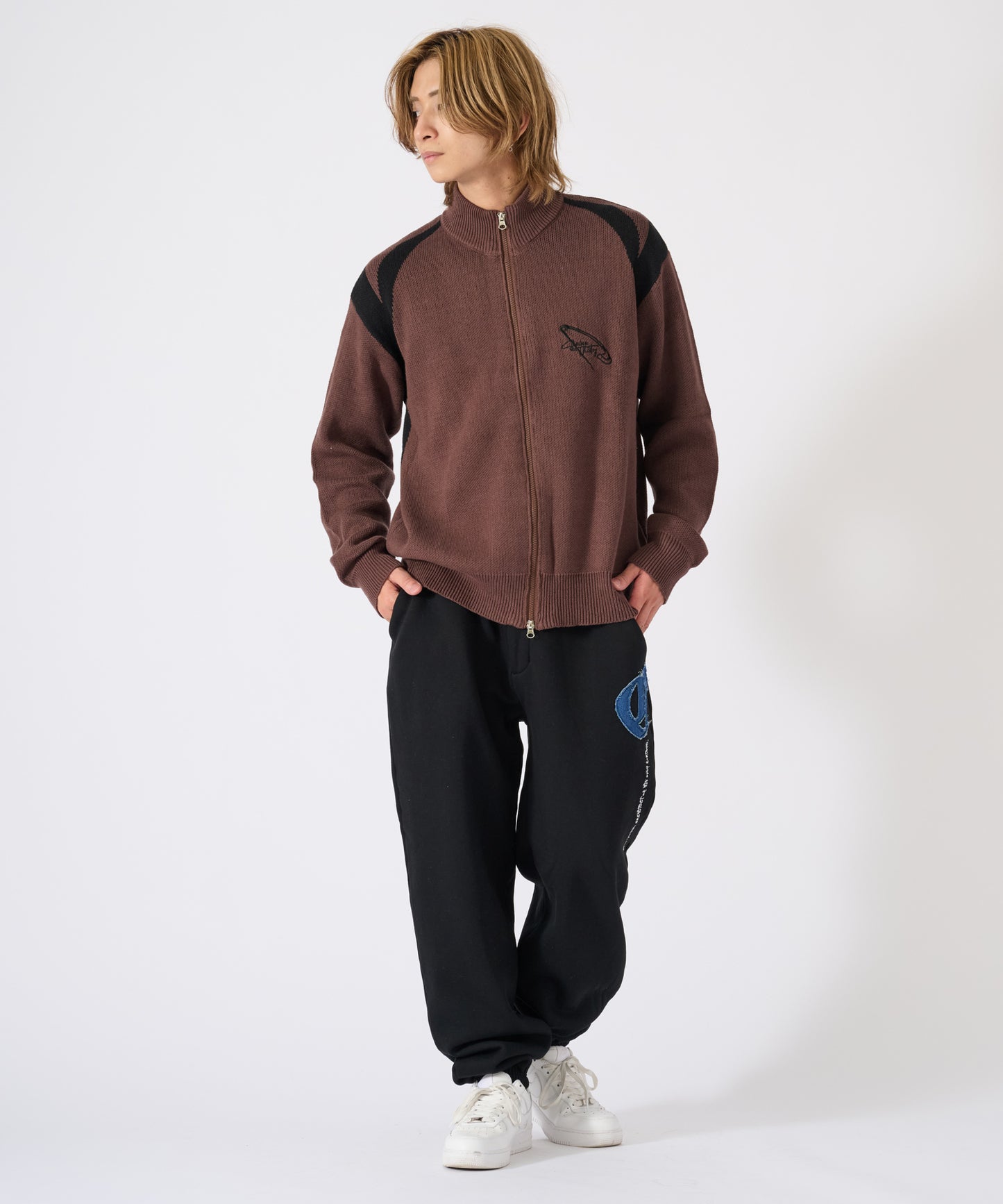 デニムアップリケ刺繍パンツ