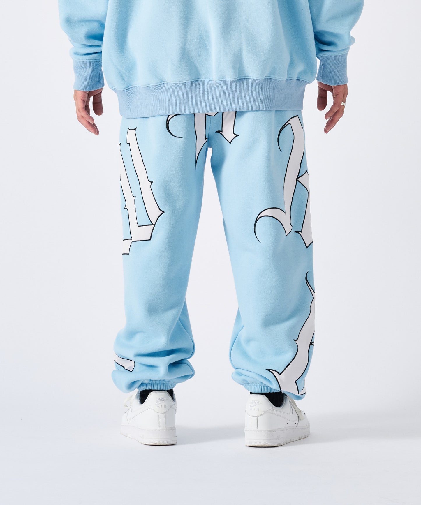 ビッグロゴ刺繍スウェットパンツ