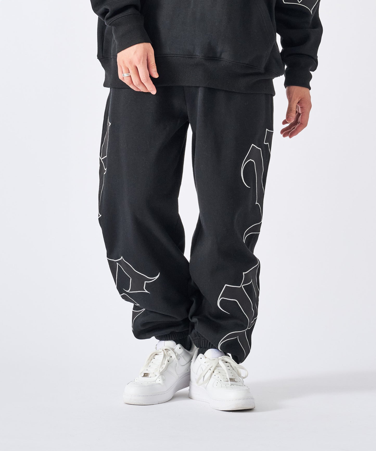 ビッグロゴ刺繍スウェットパンツ