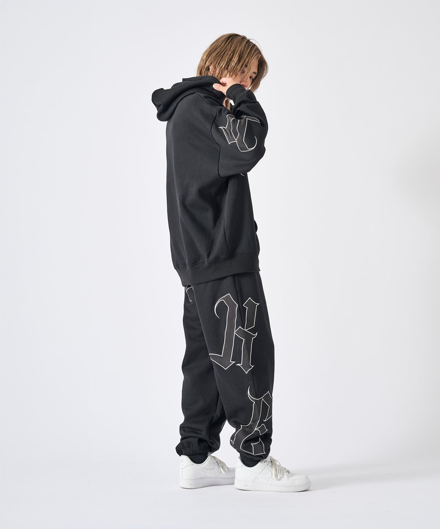 ビッグロゴ刺繍スウェットパンツ