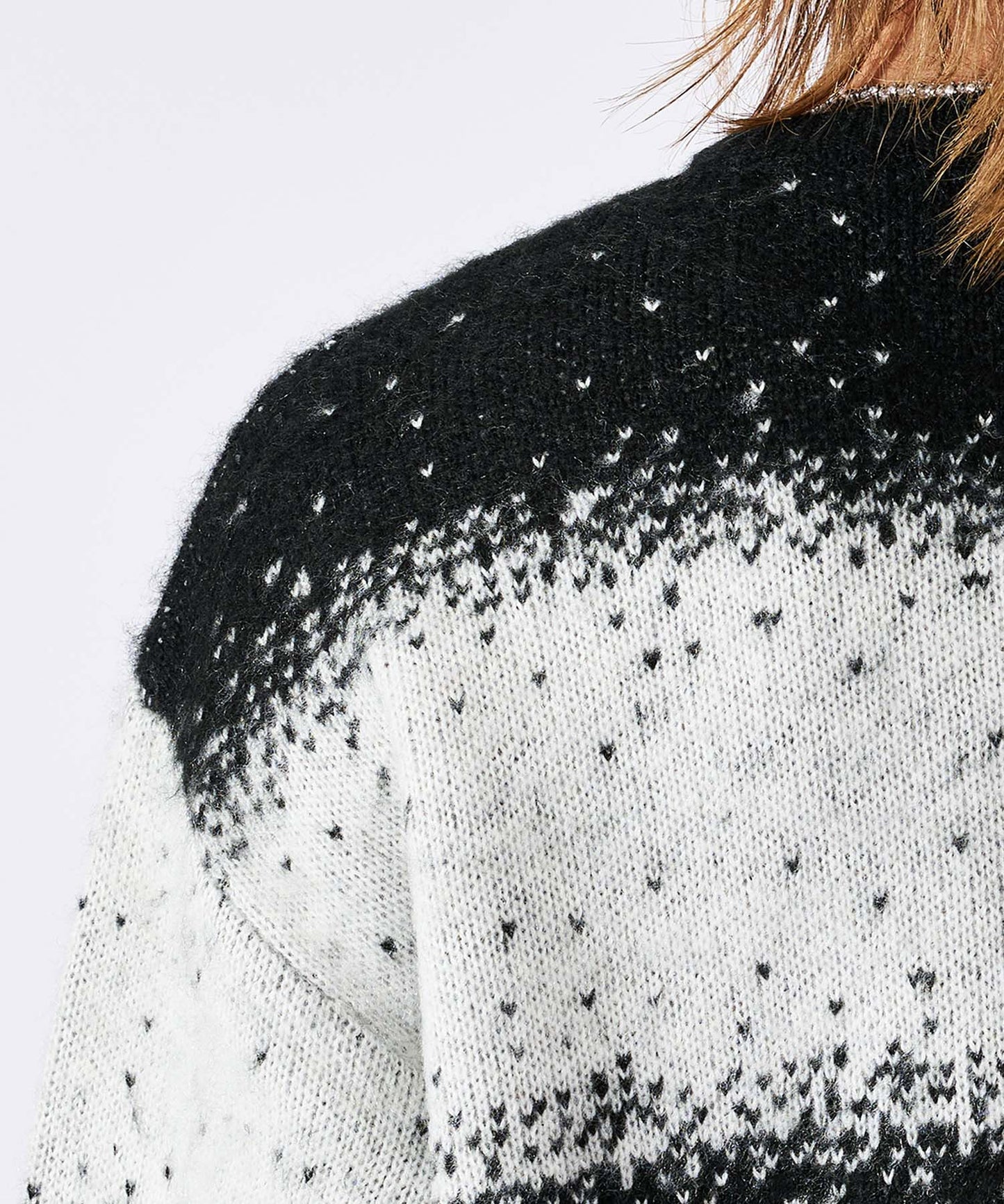 モヘアタッチ総柄クルーネックニット