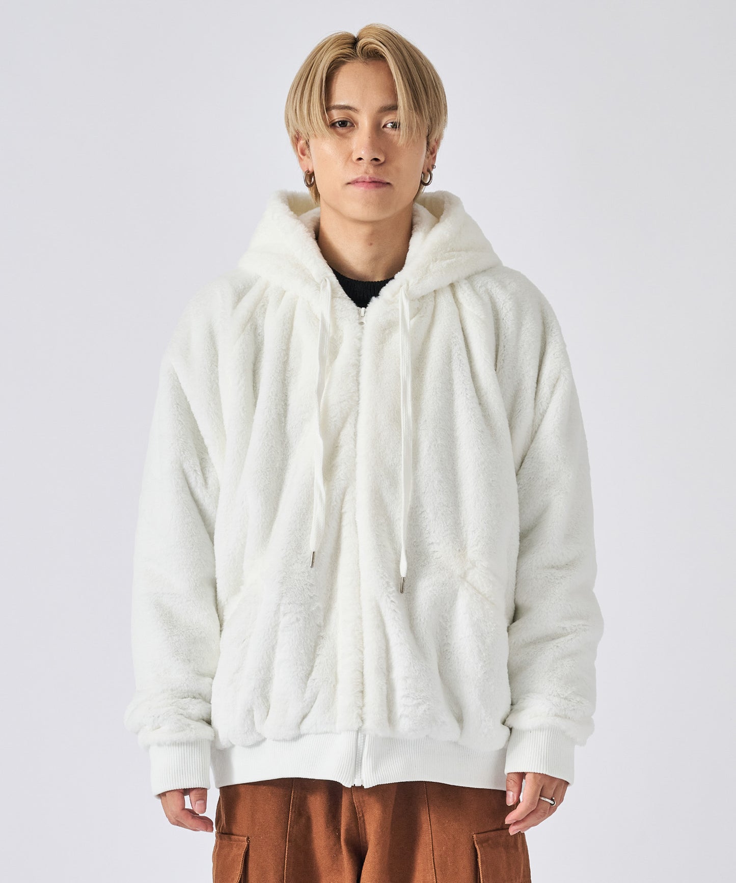 バックロゴブルゾン