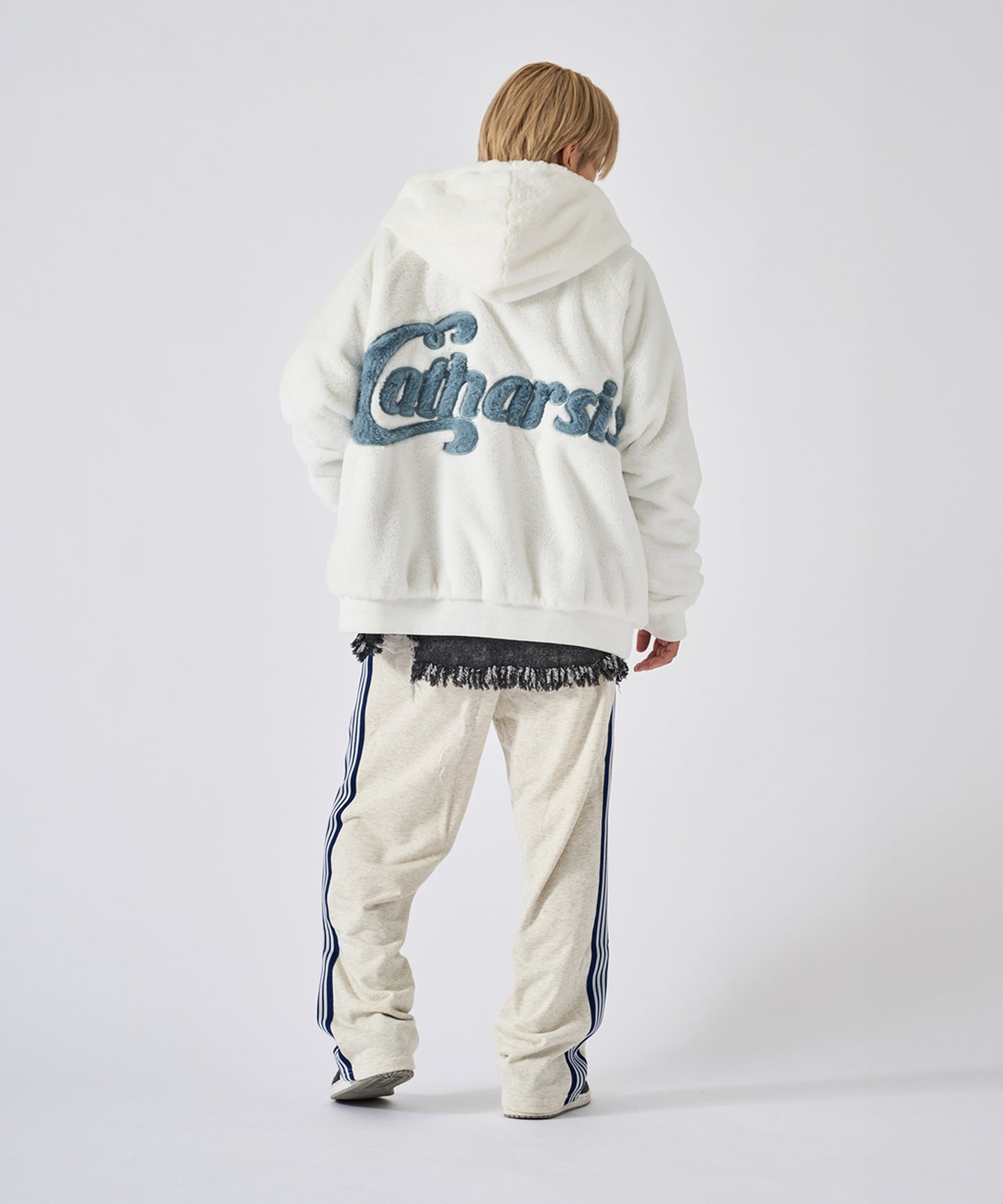 バックロゴブルゾン
