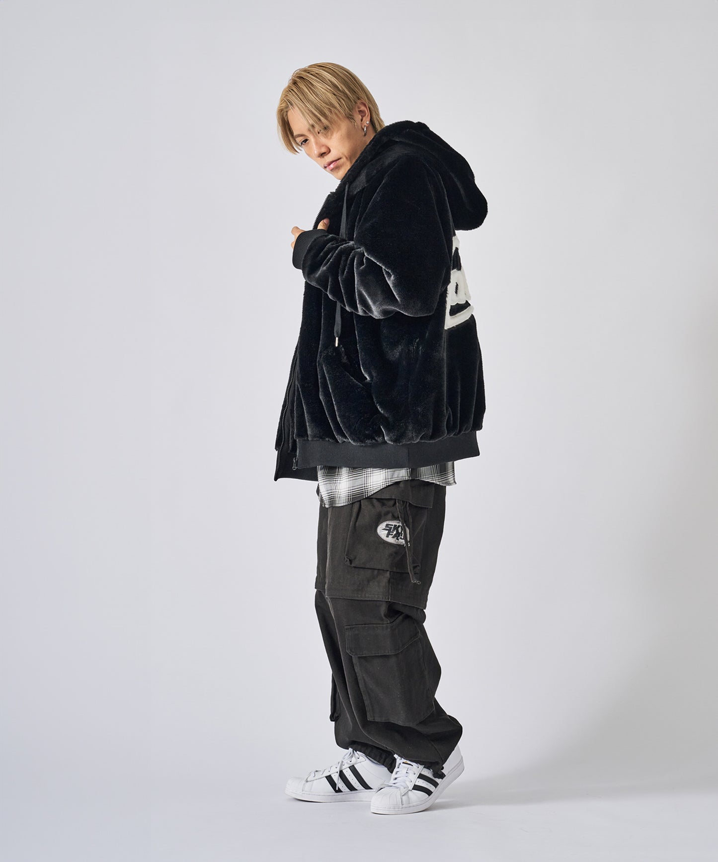 バックロゴブルゾン