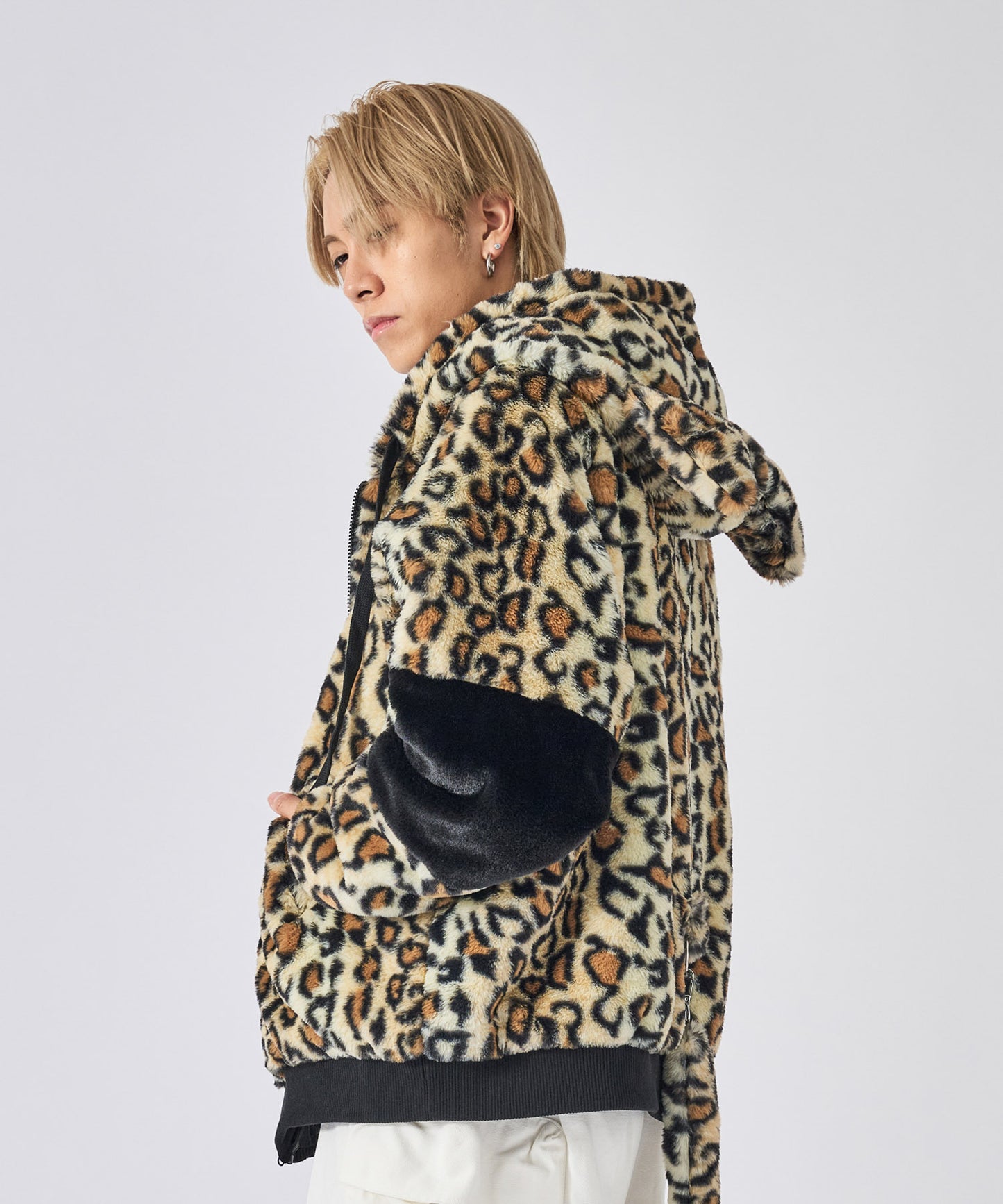 猫耳フードブルゾン