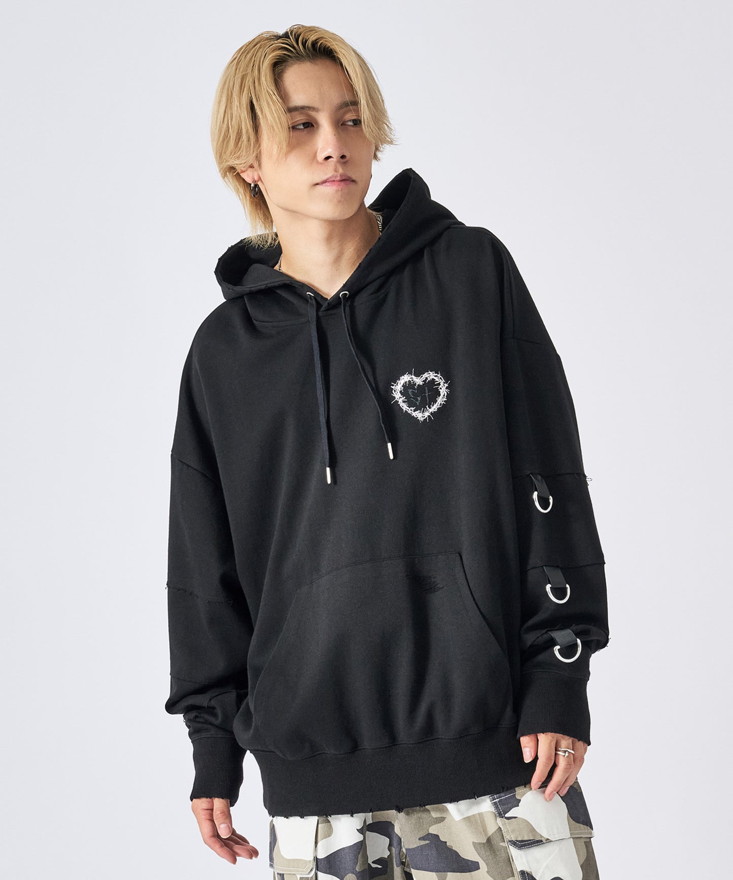 クロスアップリケパーカー