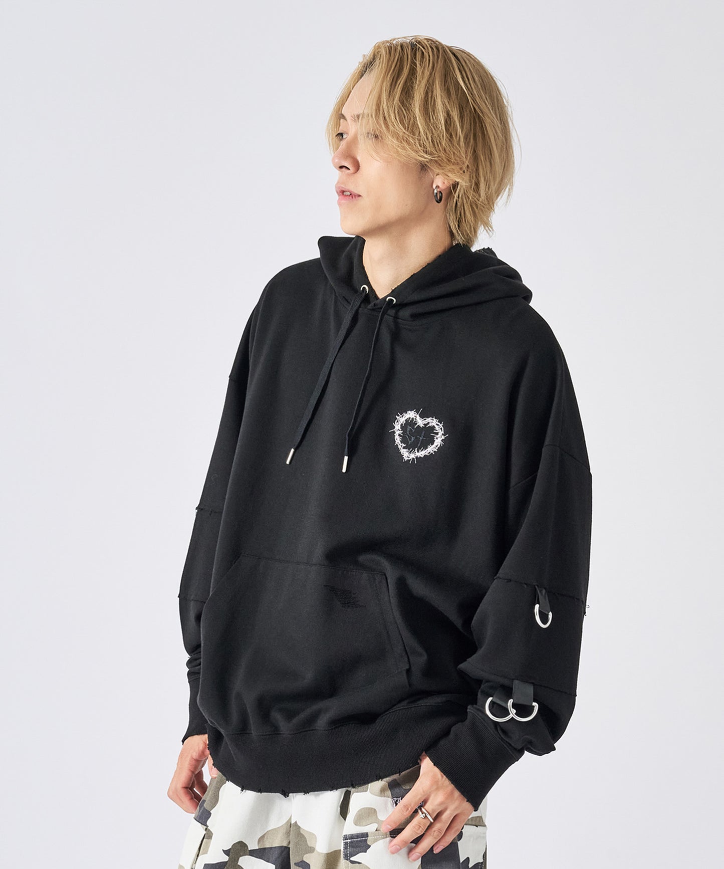 クロスアップリケパーカー