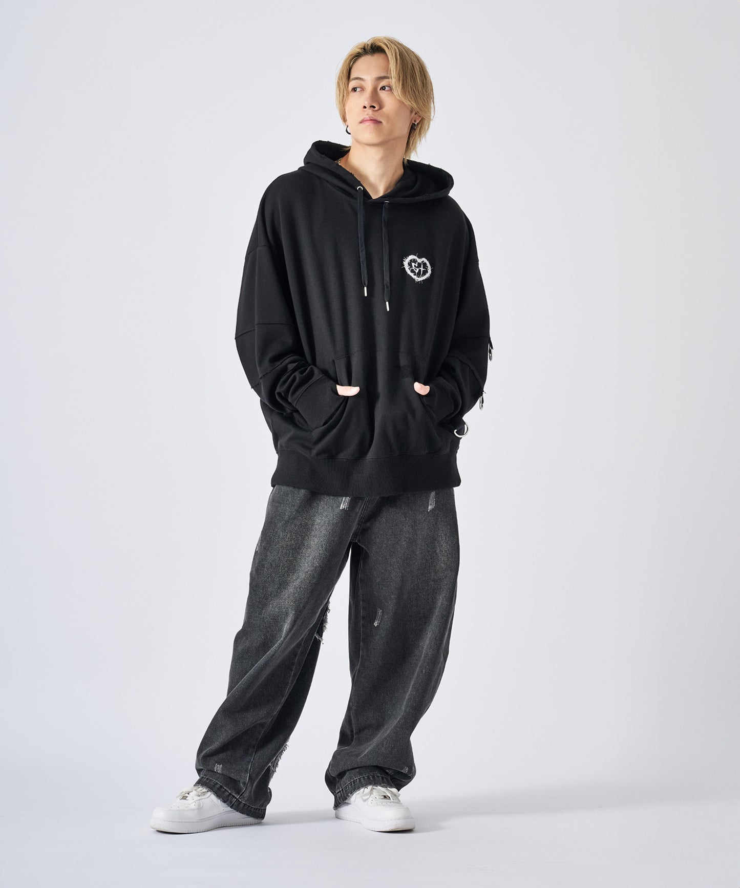 クロスアップリケパーカー