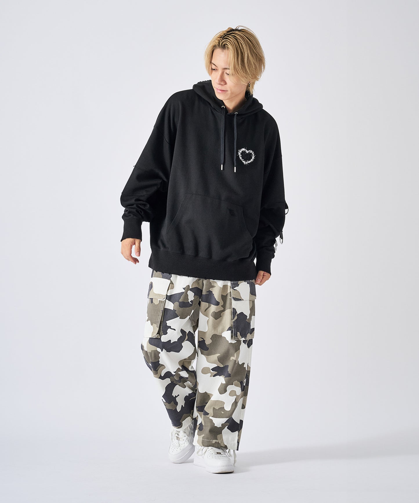 クロスアップリケパーカー