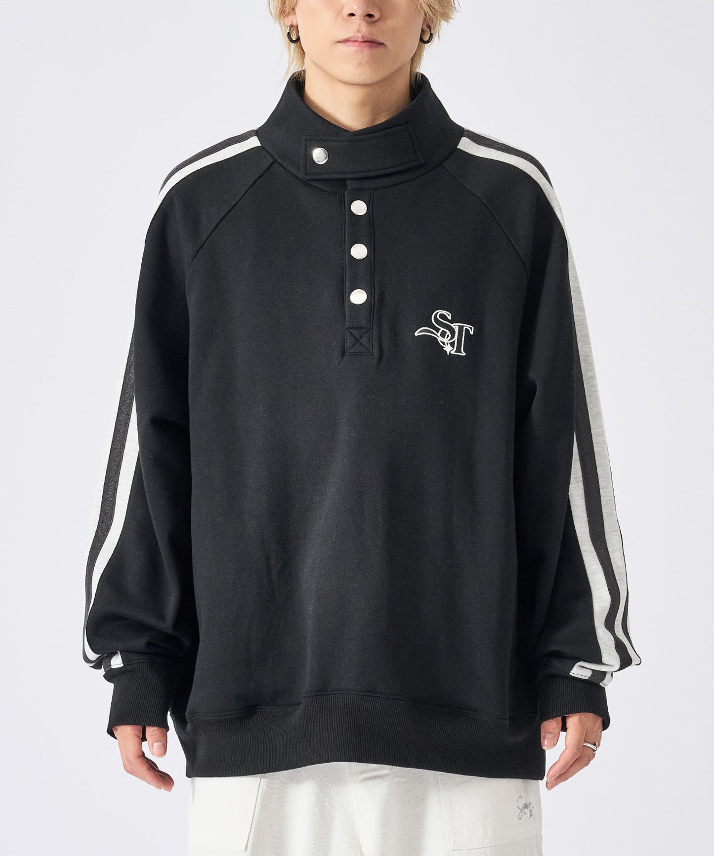 ハーフボタンスウェット