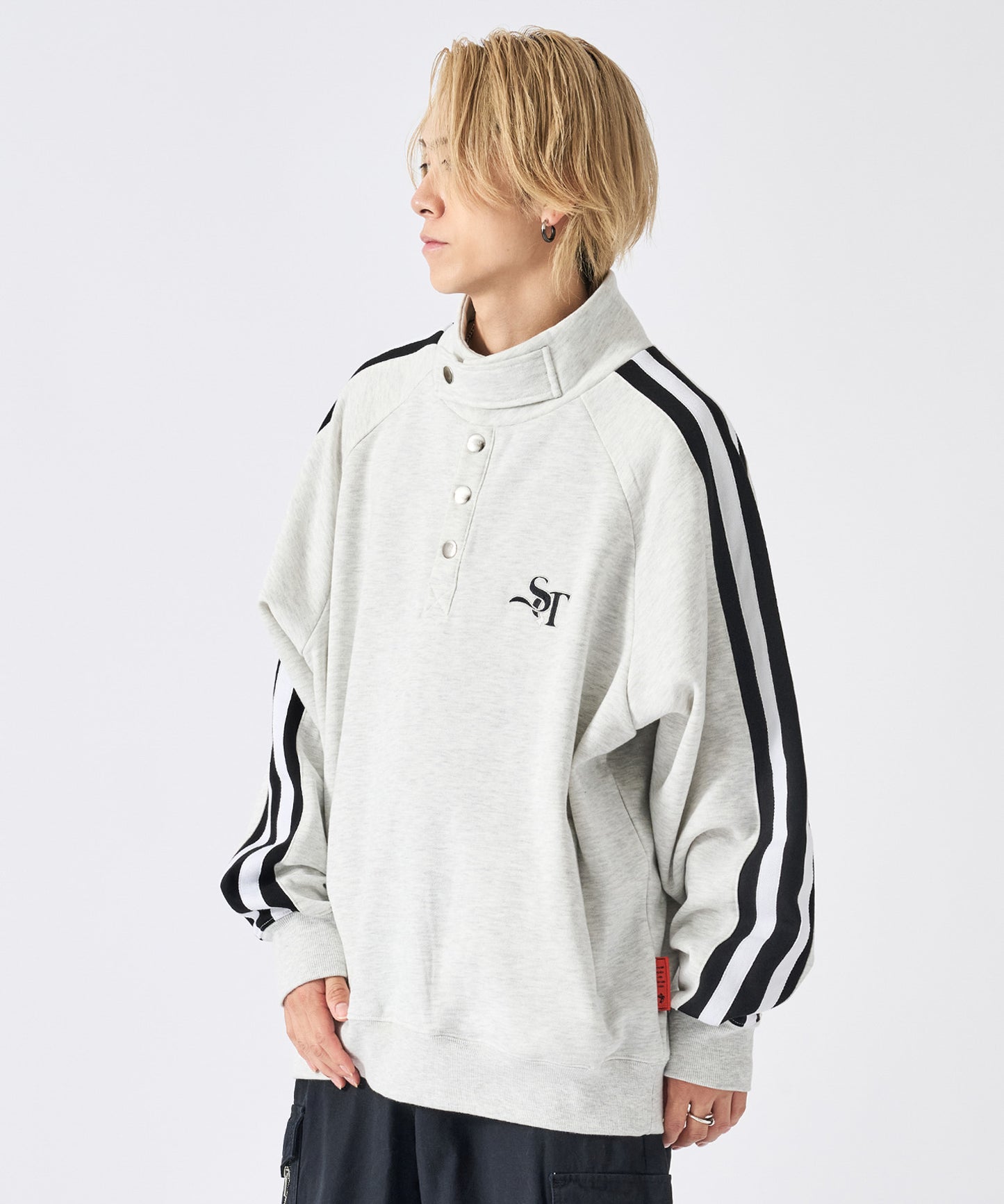 ハーフボタンスウェット