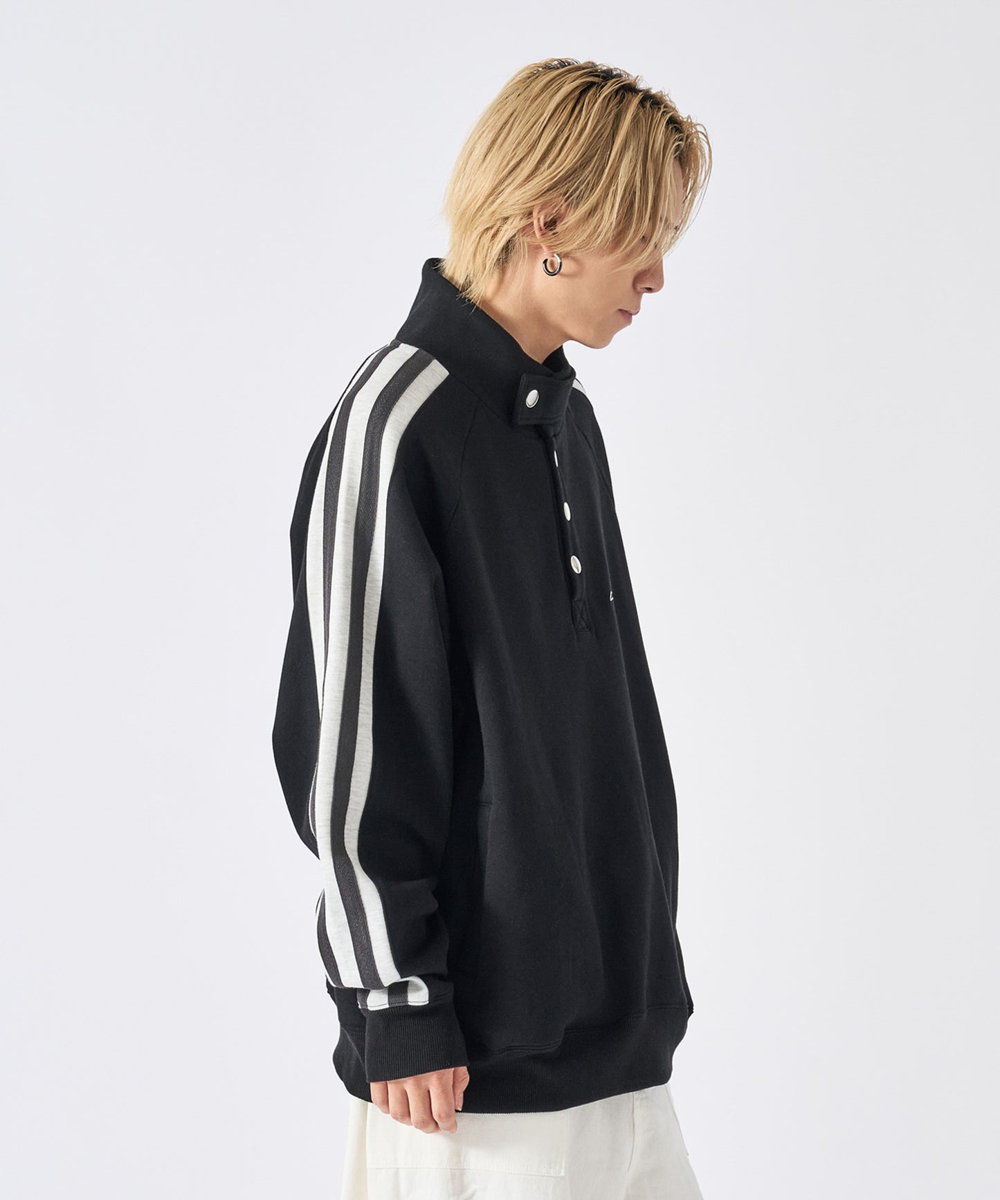 ハーフボタンスウェット