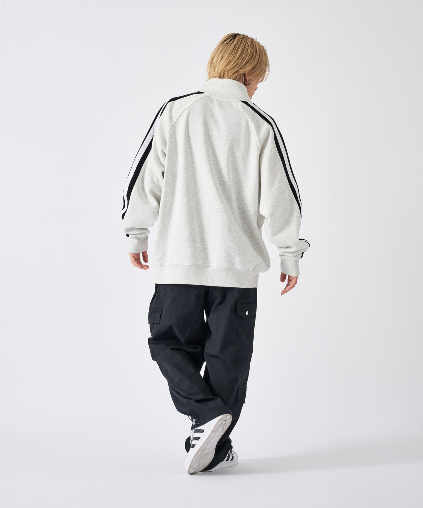 ハーフボタンスウェット