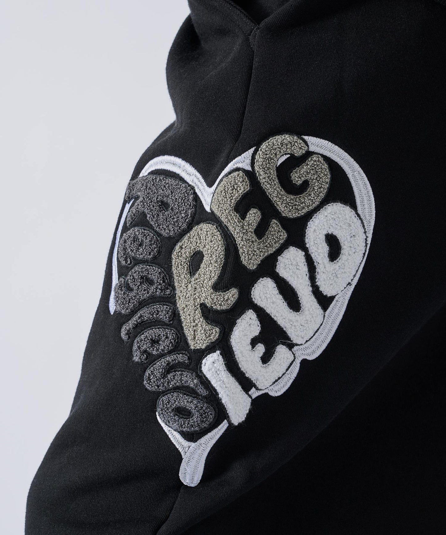 REGIEVO ハート刺繍スウェットパンツ