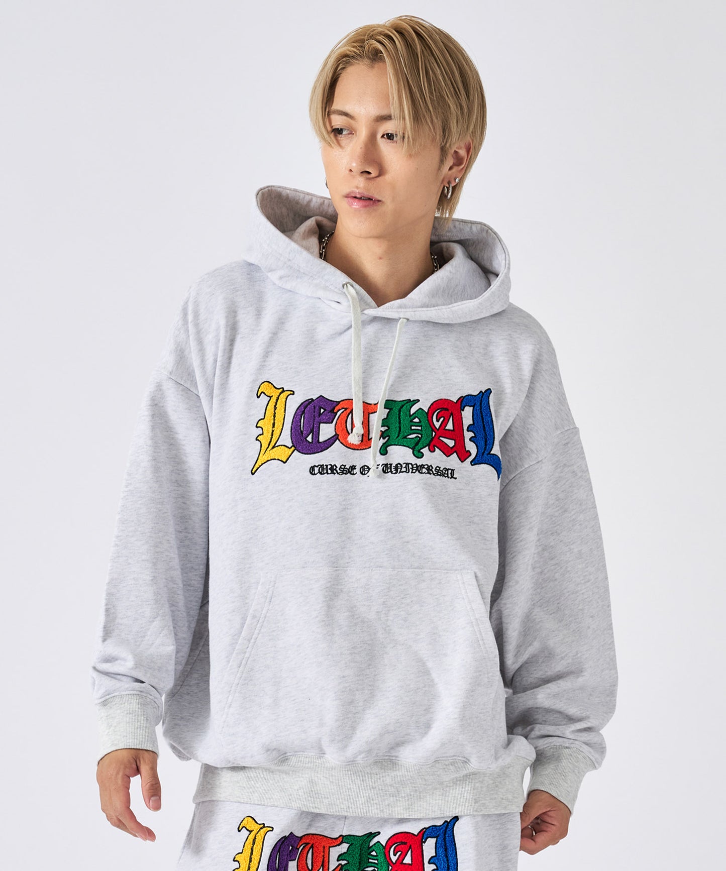 サガラ刺繍パーカー