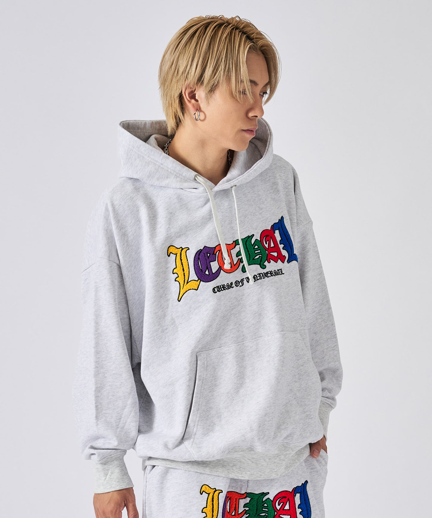 サガラ刺繍パーカー