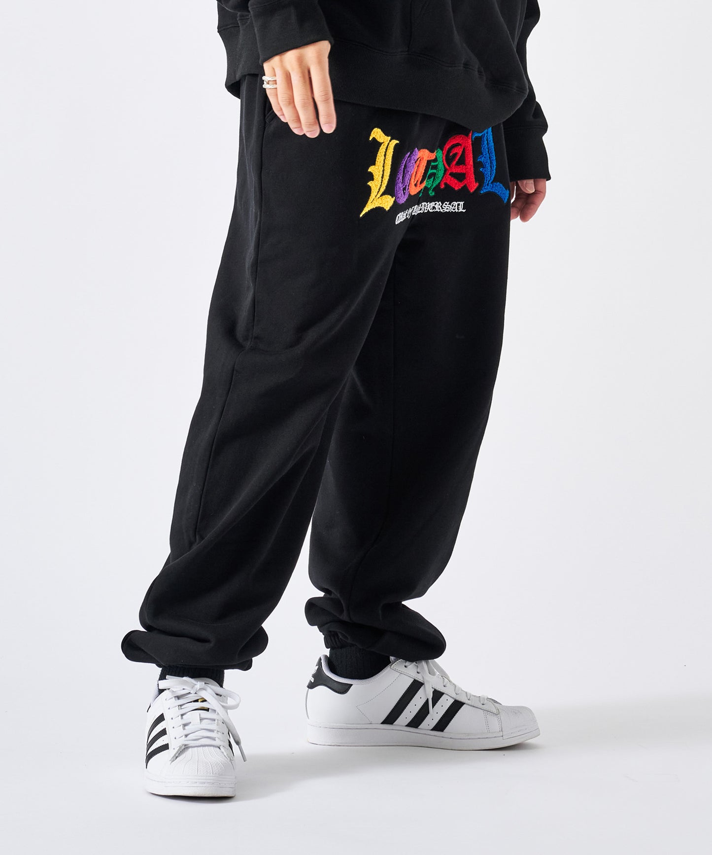 ロゴ刺繡スウェット