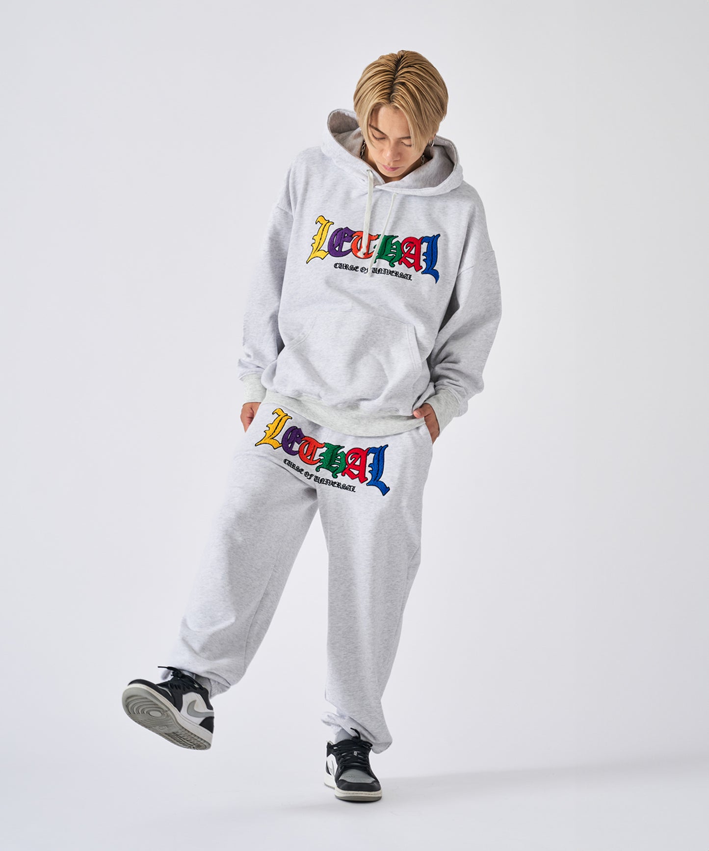 ロゴ刺繡スウェット