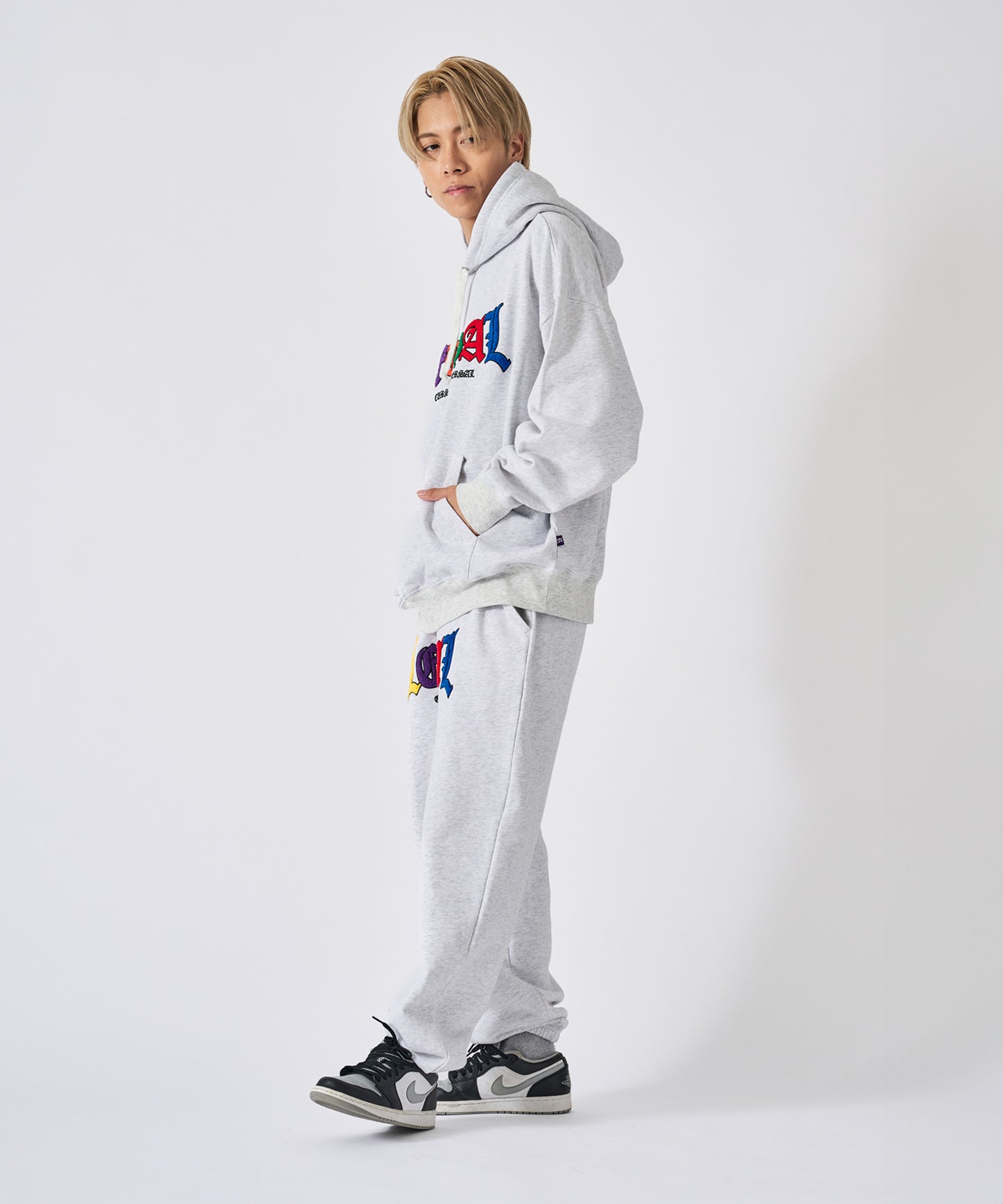 ロゴ刺繡スウェット