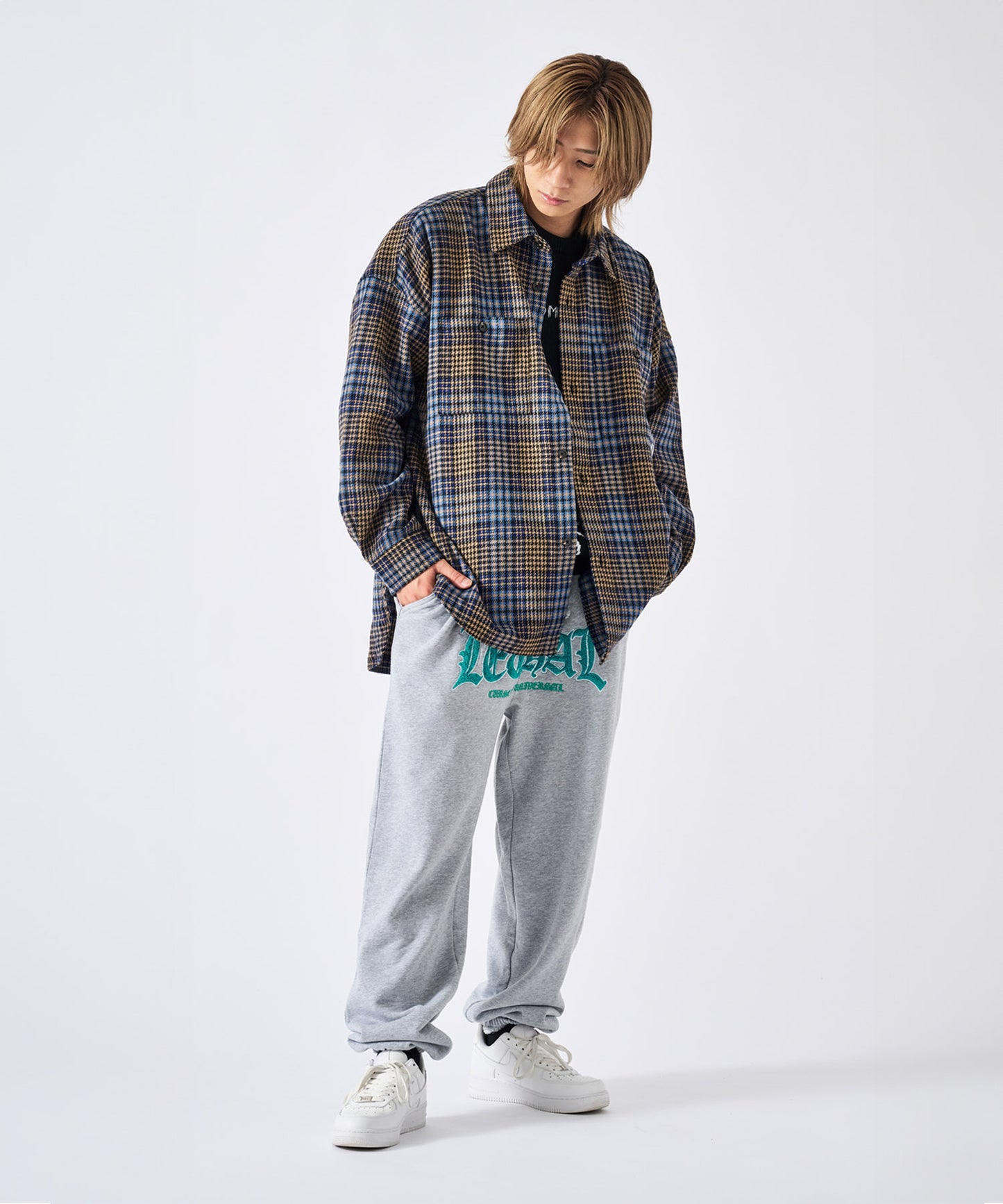 ロゴ刺繡スウェット