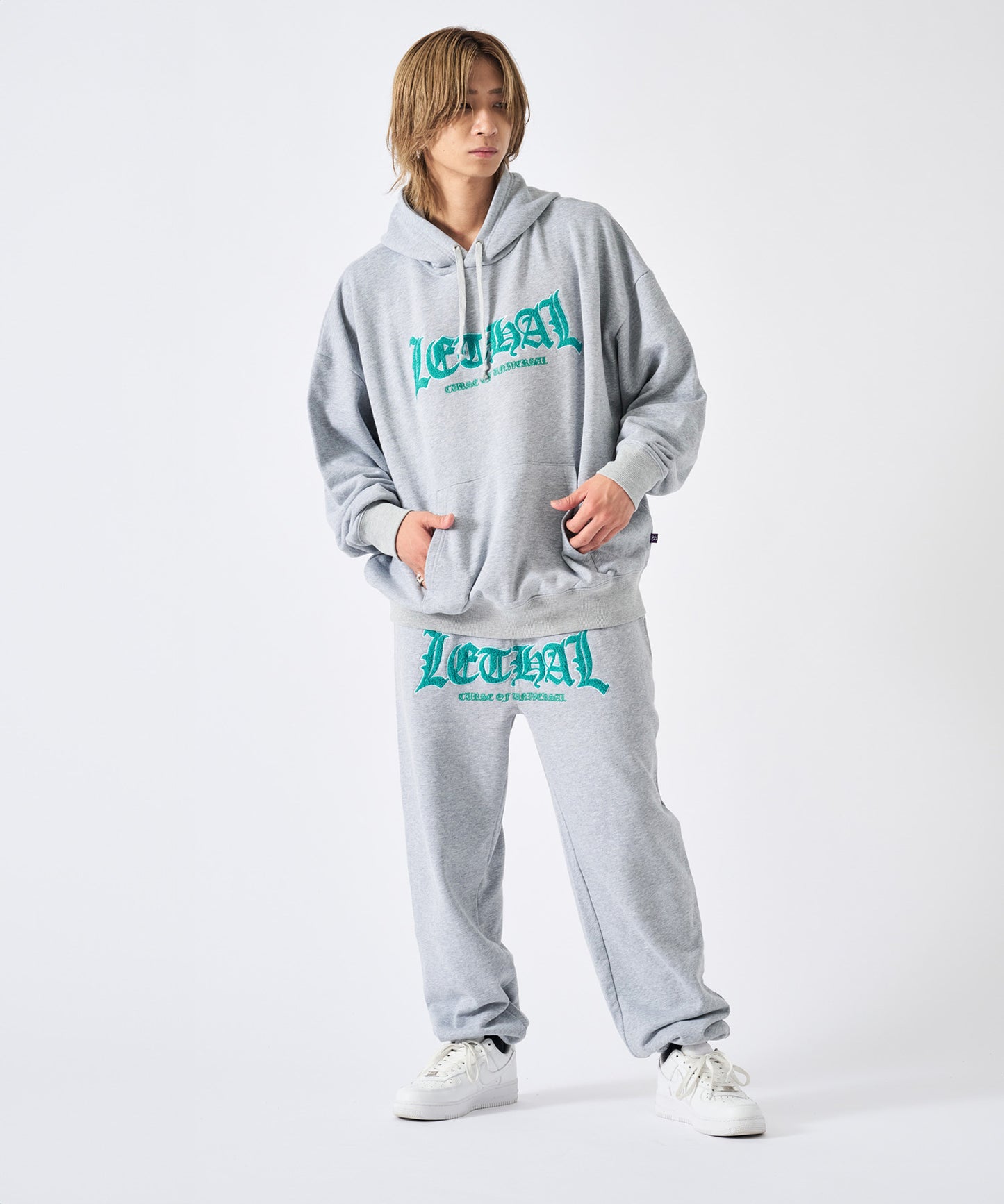 ロゴ刺繡スウェット