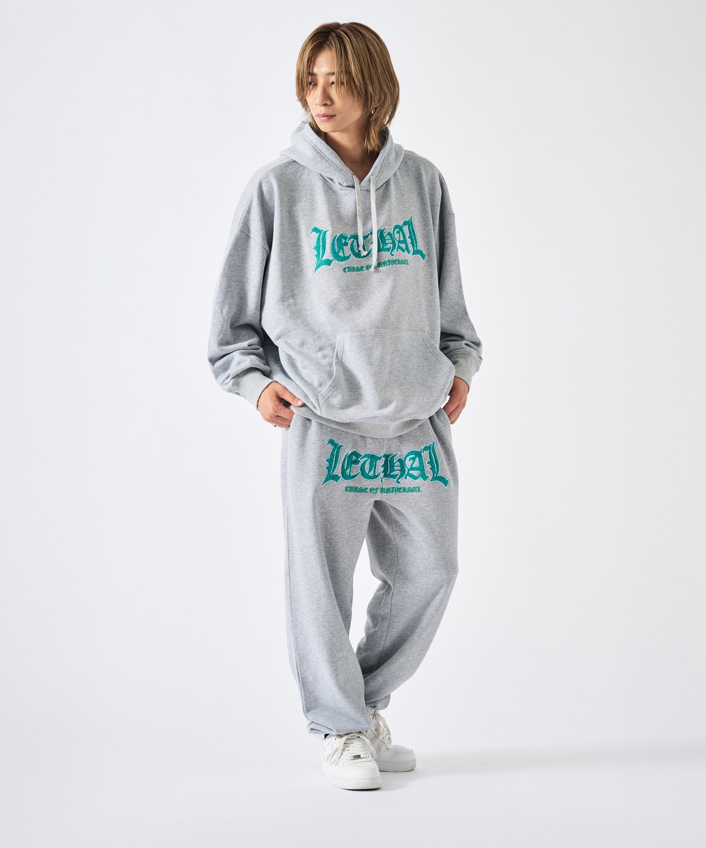 ロゴ刺繡スウェット