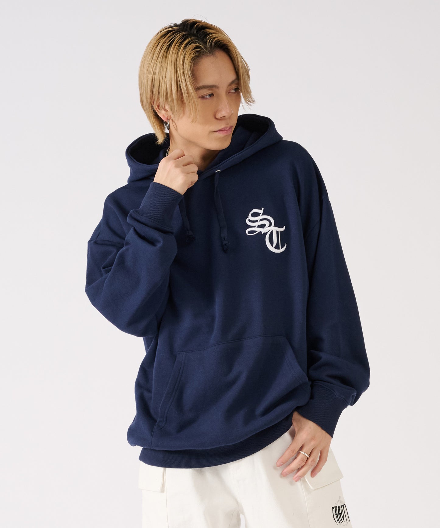 フリンジアップリケパーカー