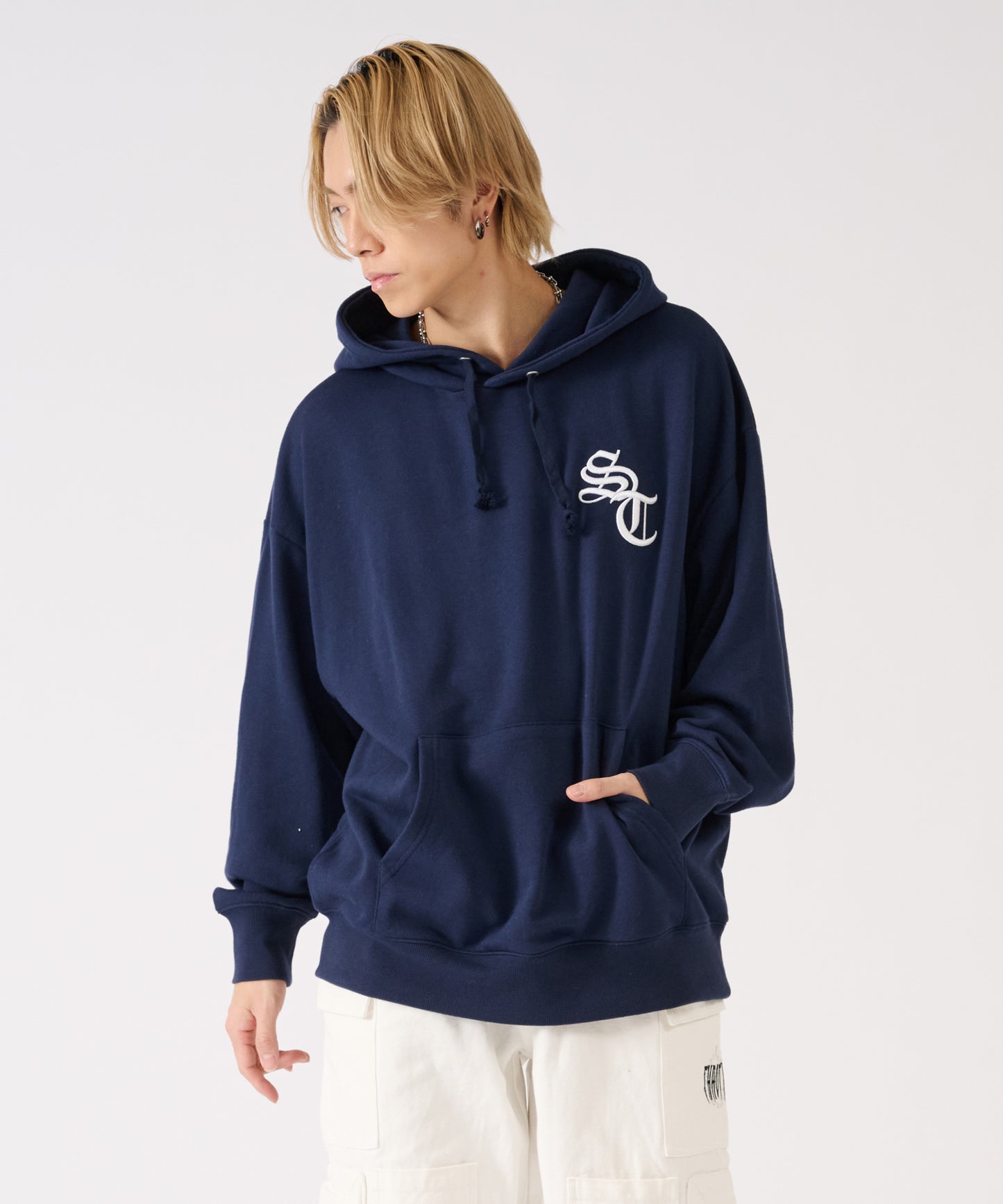 フリンジアップリケパーカー