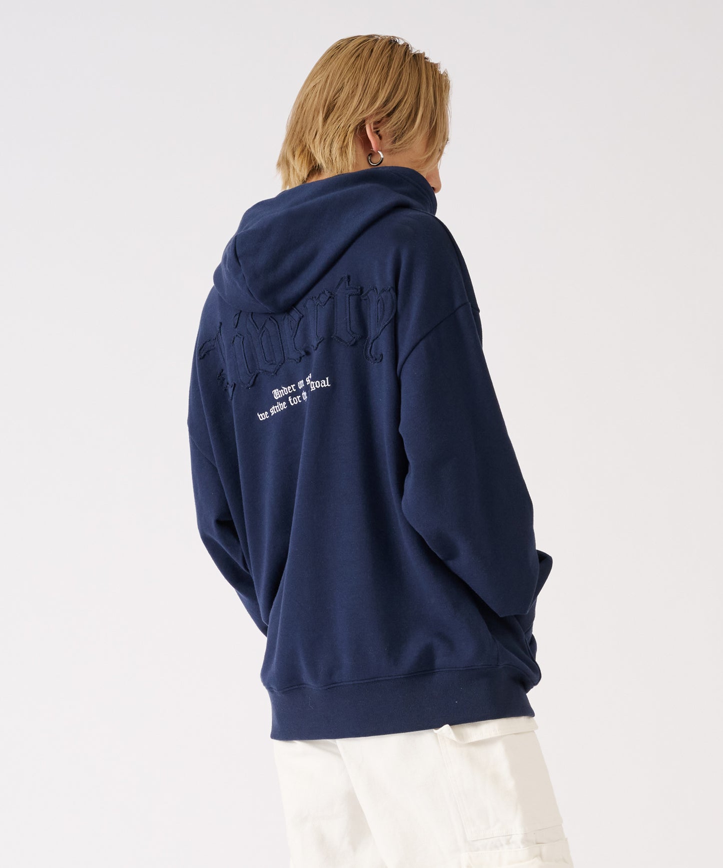 フリンジアップリケパーカー