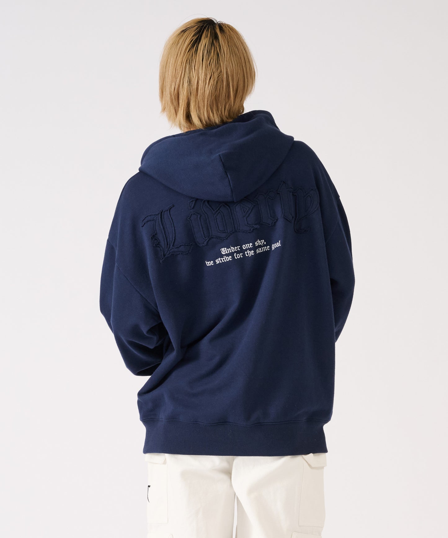 フリンジアップリケパーカー