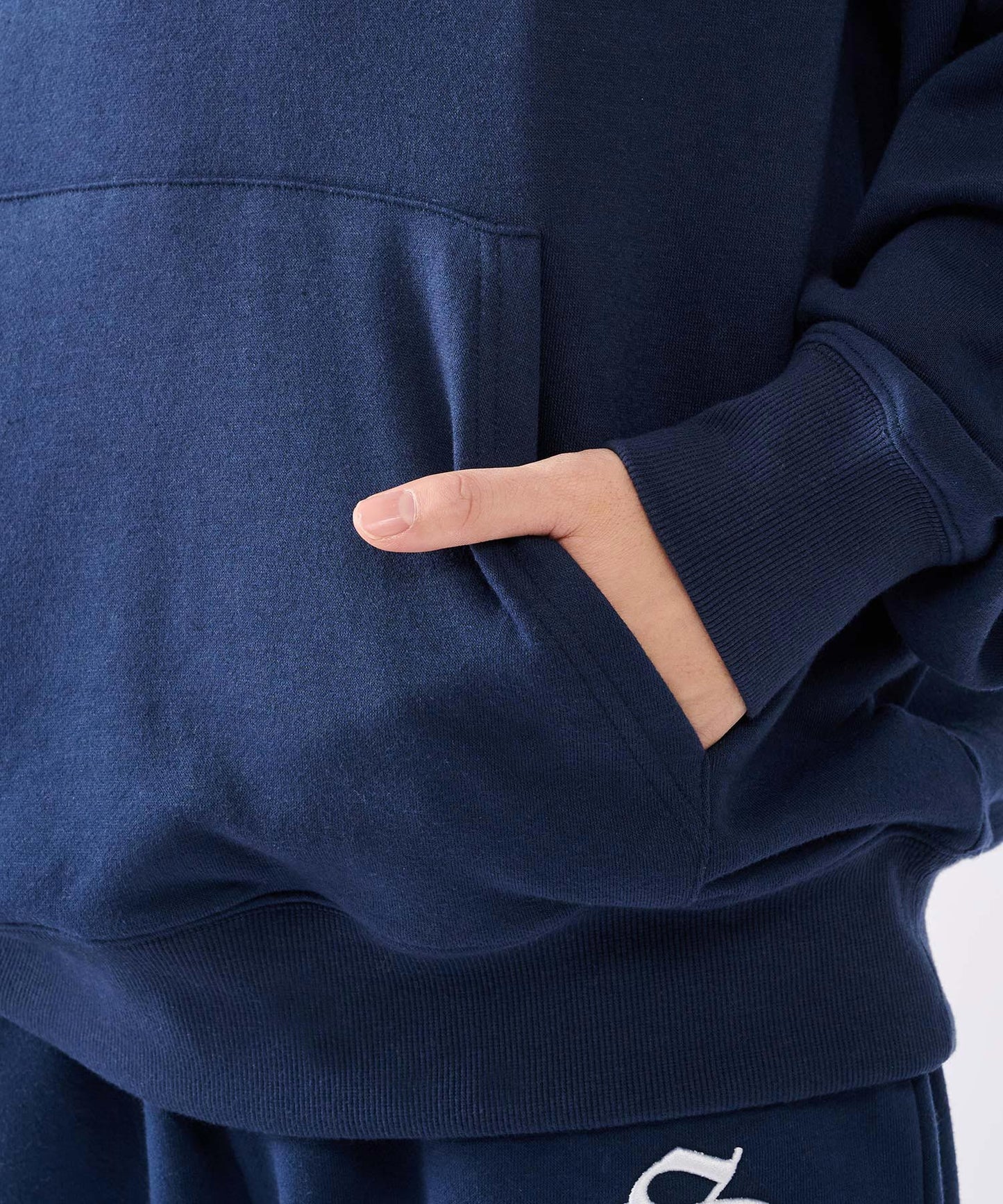 フリンジアップリケパーカー